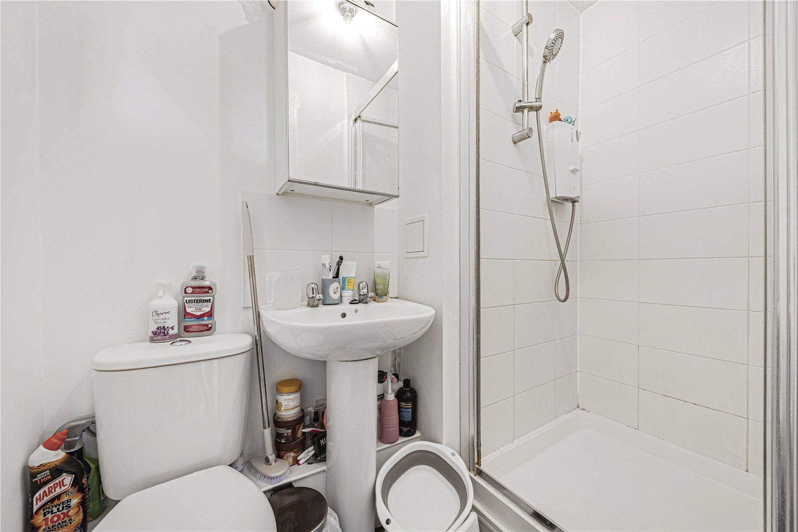 2 bedroom property for sale in Dartford | Robinson Jackson