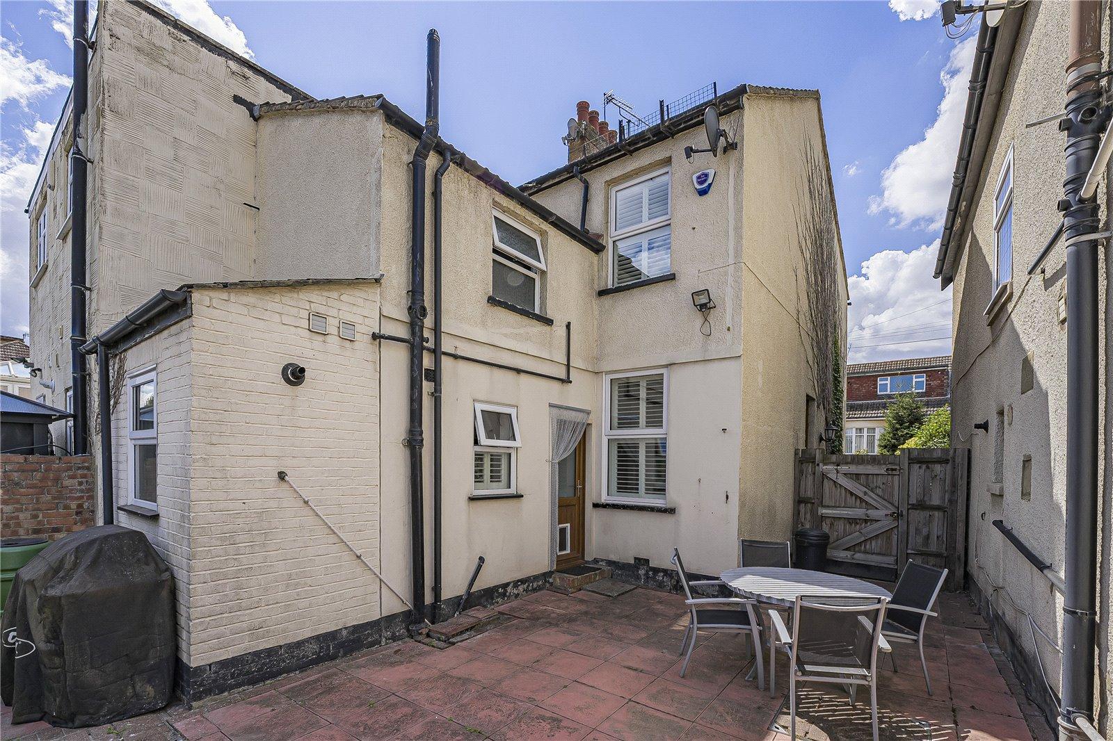 2 bedroom house for sale in Dartford | Robinson Jackson
