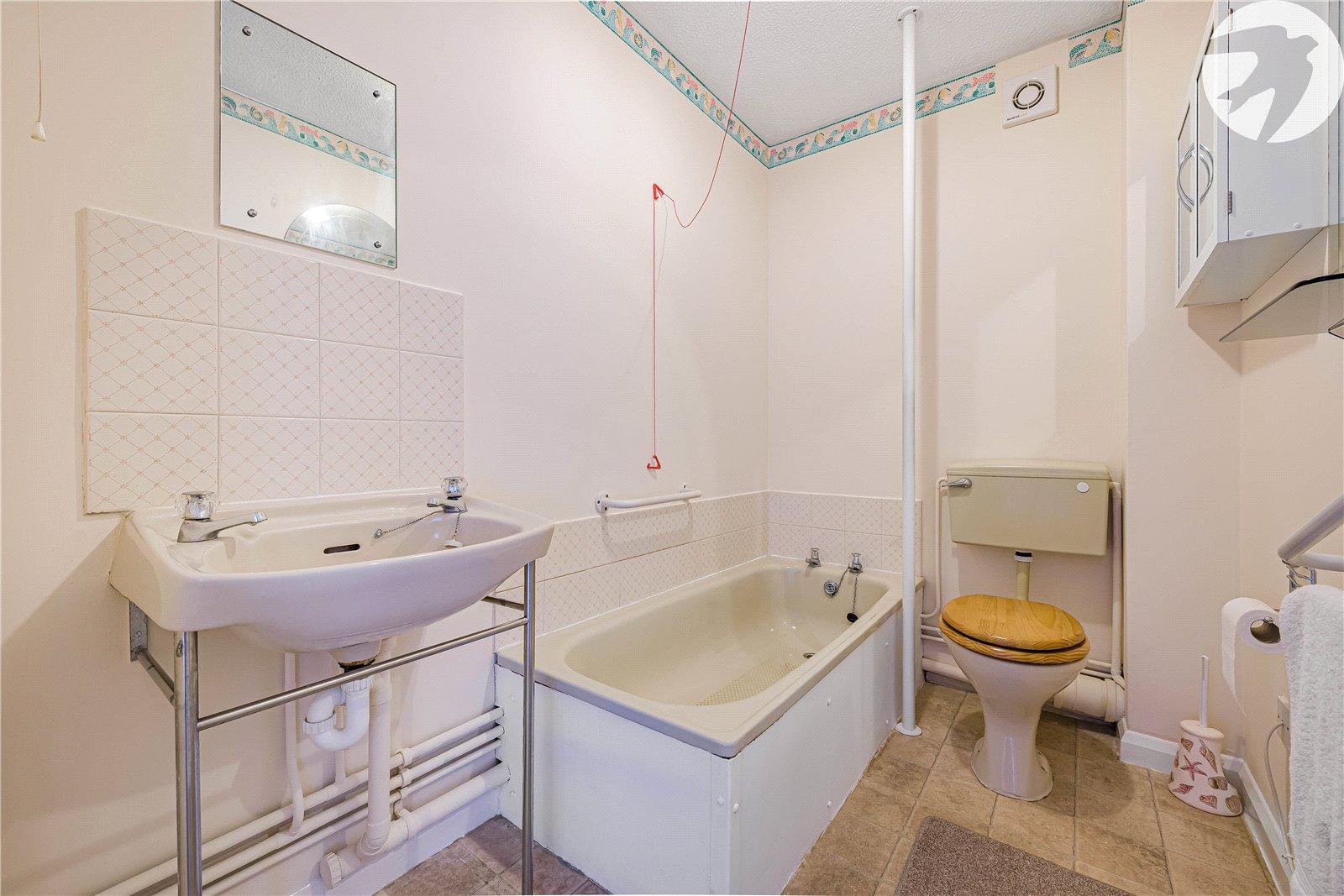 2 bedroom property for sale in Dartford | Robinson Jackson