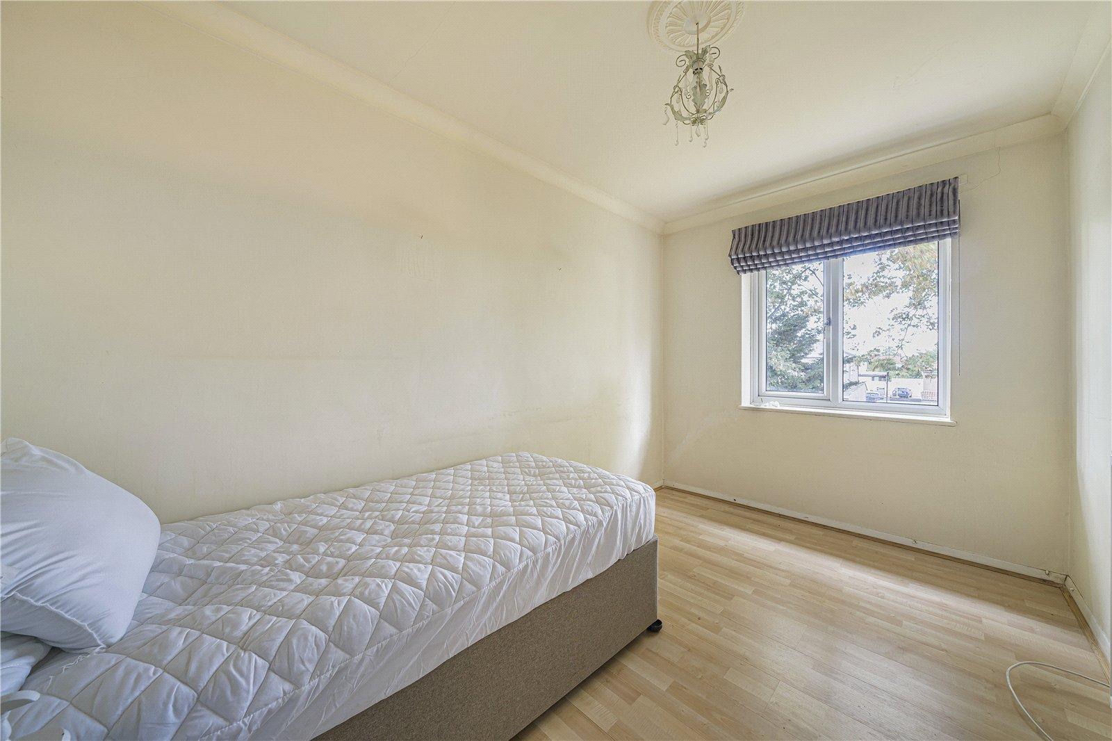 2 bedroom property for sale in Dartford | Robinson Jackson