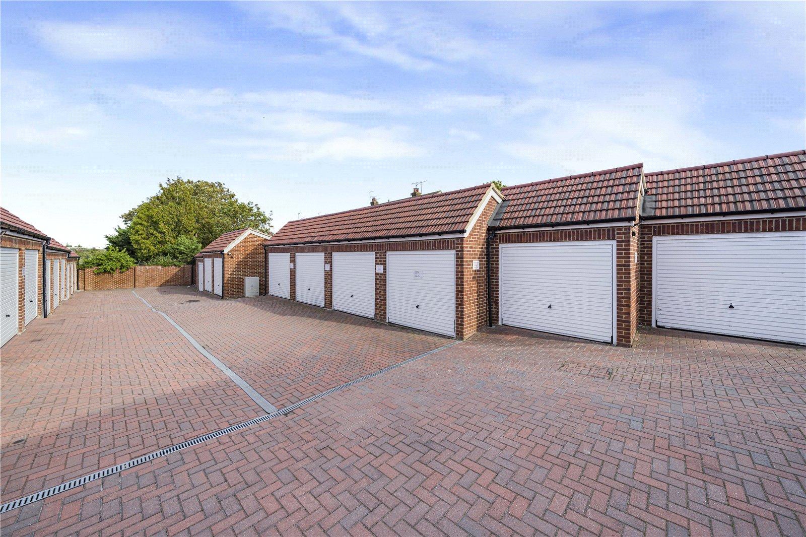 2 bedroom property for sale in Dartford | Robinson Jackson