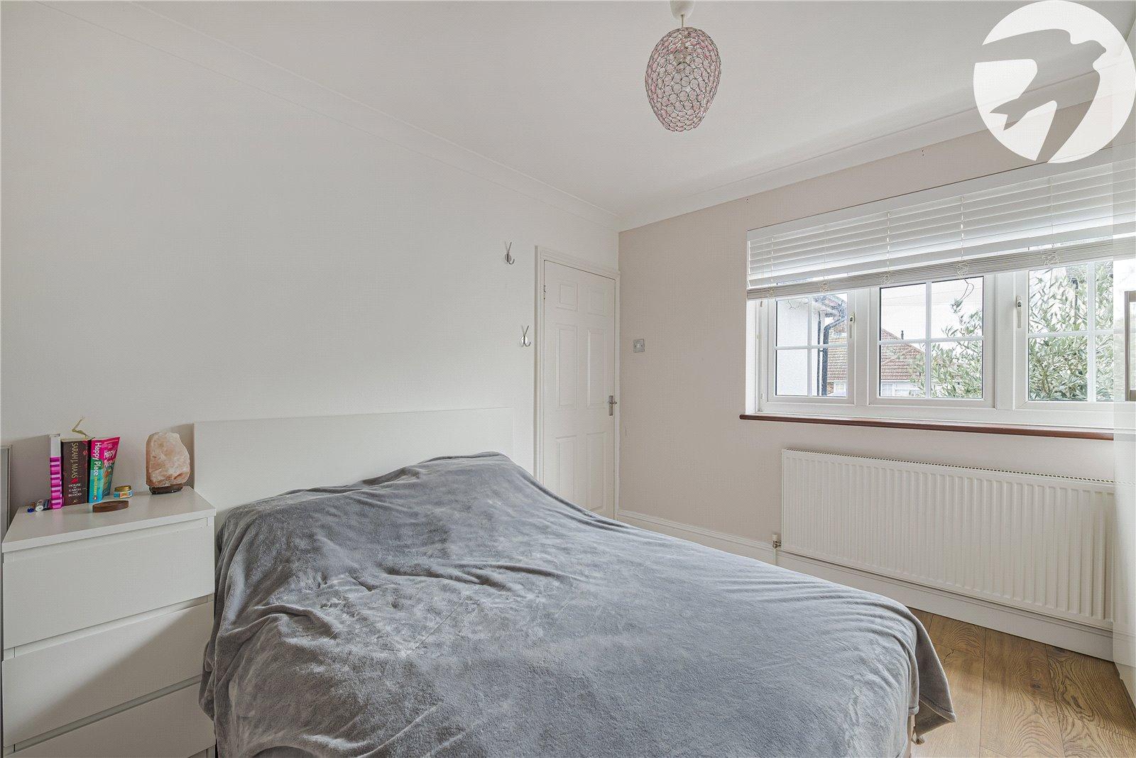 4 bedroom bungalow for sale in Dartford | Robinson Jackson