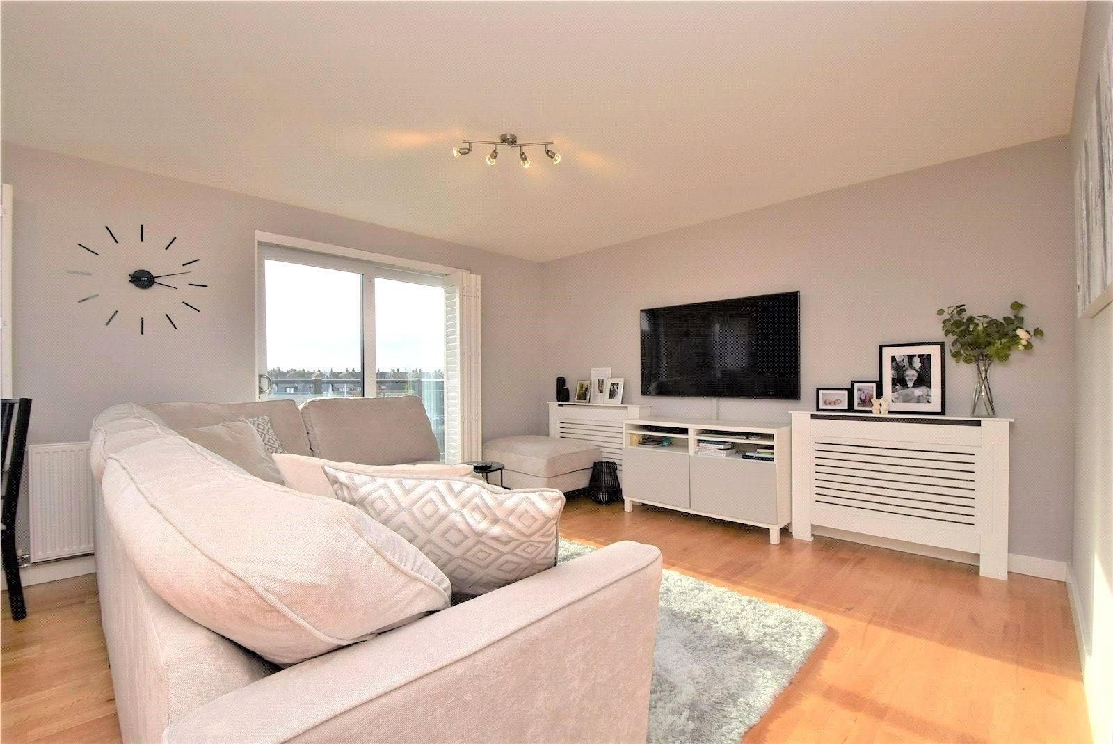 2 bedroom property for sale in Dartford | Robinson Jackson