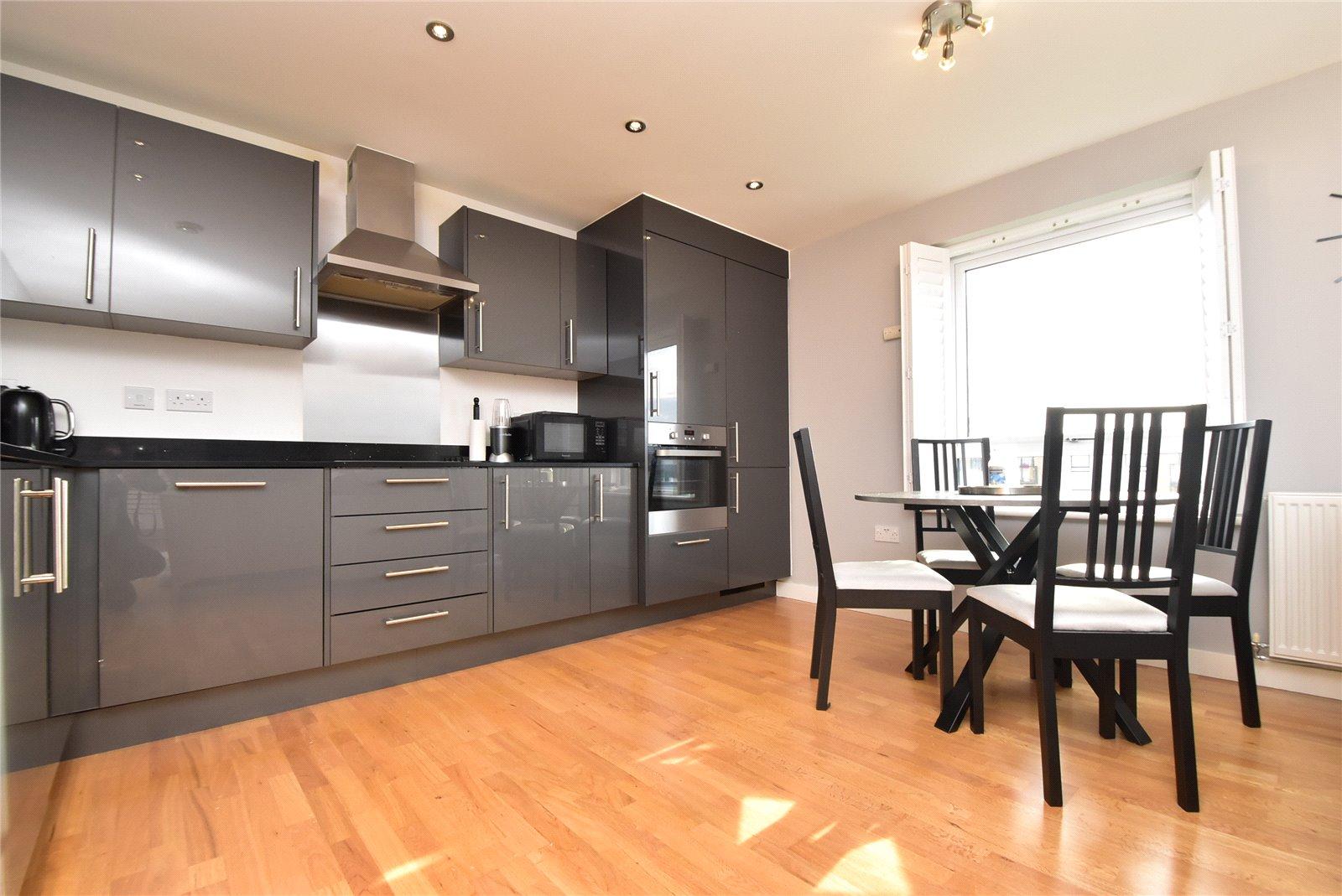 2 bedroom property for sale in Dartford | Robinson Jackson