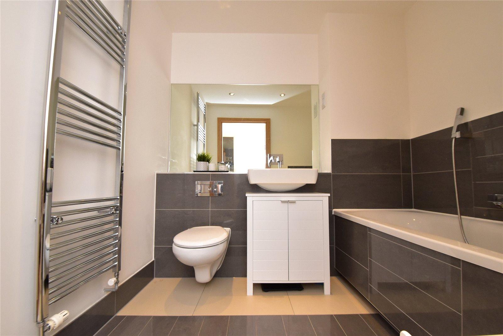 2 bedroom property for sale in Dartford | Robinson Jackson
