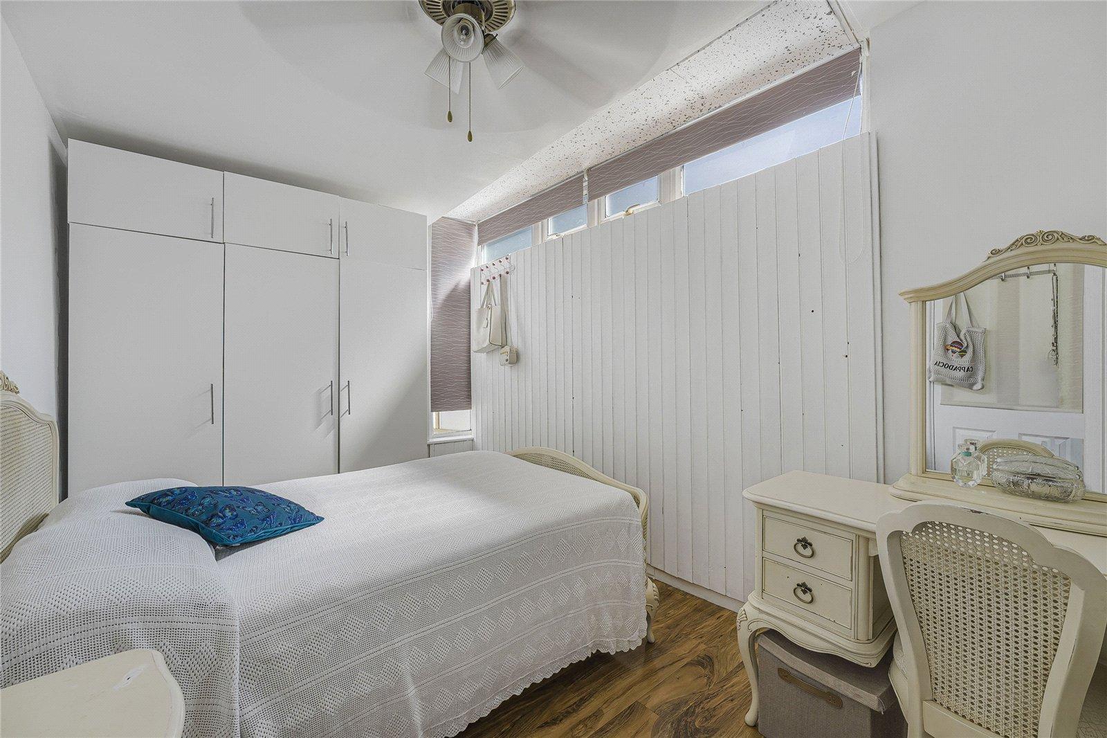 5 bedroom house for sale in Dartford | Robinson Jackson