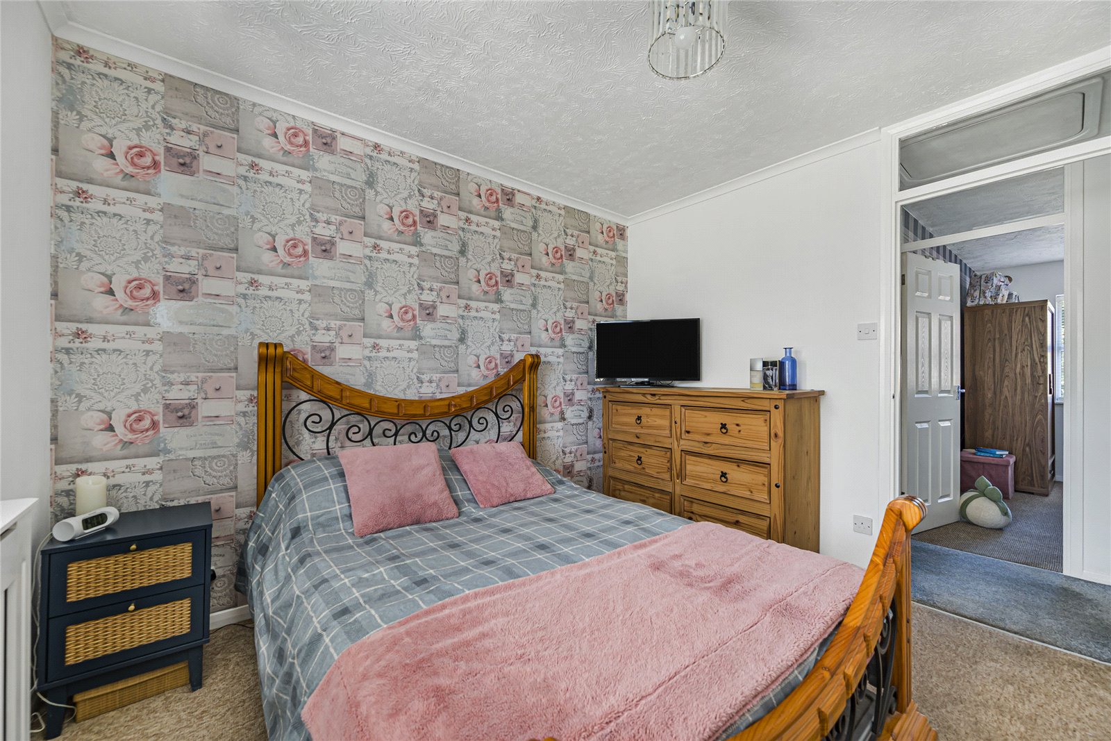 2 bedroom house for sale in Dartford | Robinson Jackson