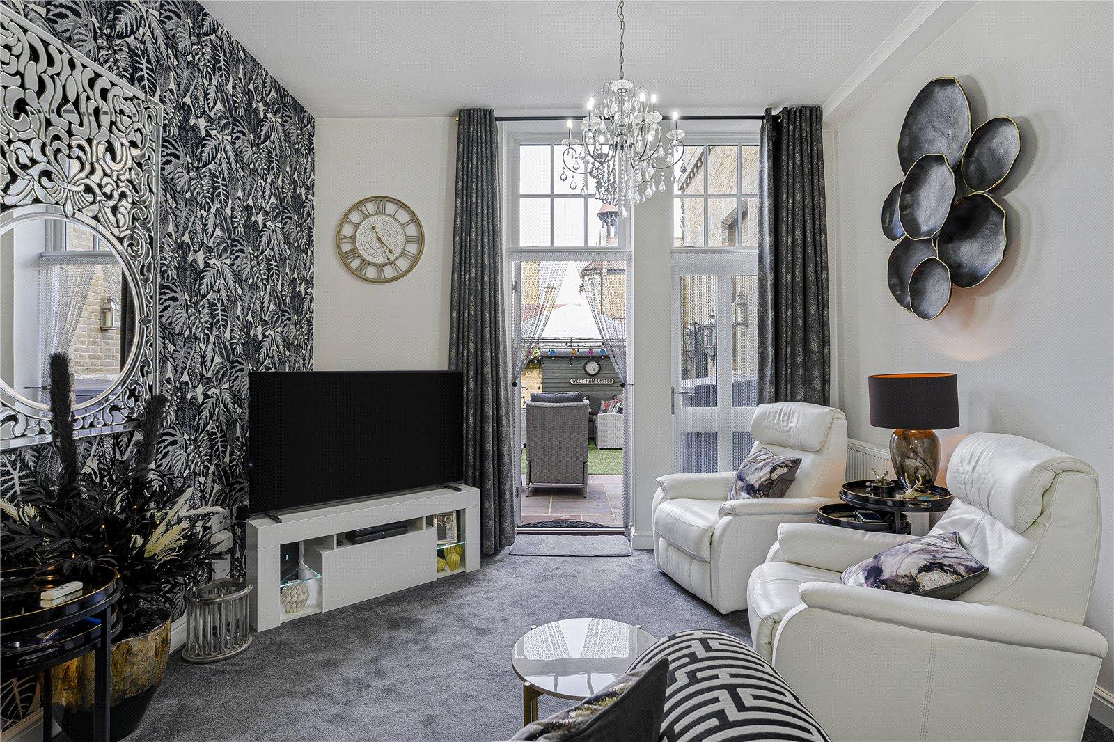 2 bedroom house for sale in Dartford | Robinson Jackson