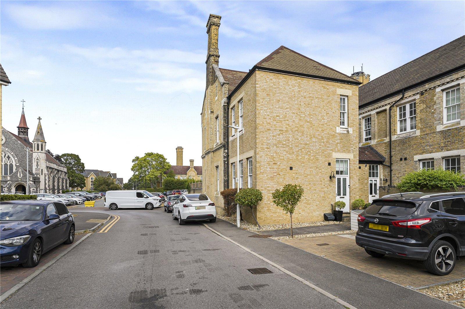 2 bedroom house for sale in Dartford | Robinson Jackson