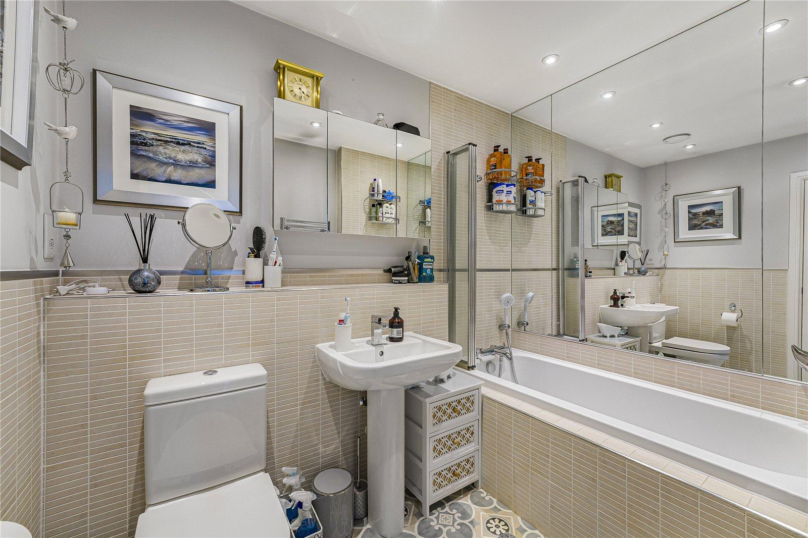 2 bedroom house for sale in Dartford | Robinson Jackson