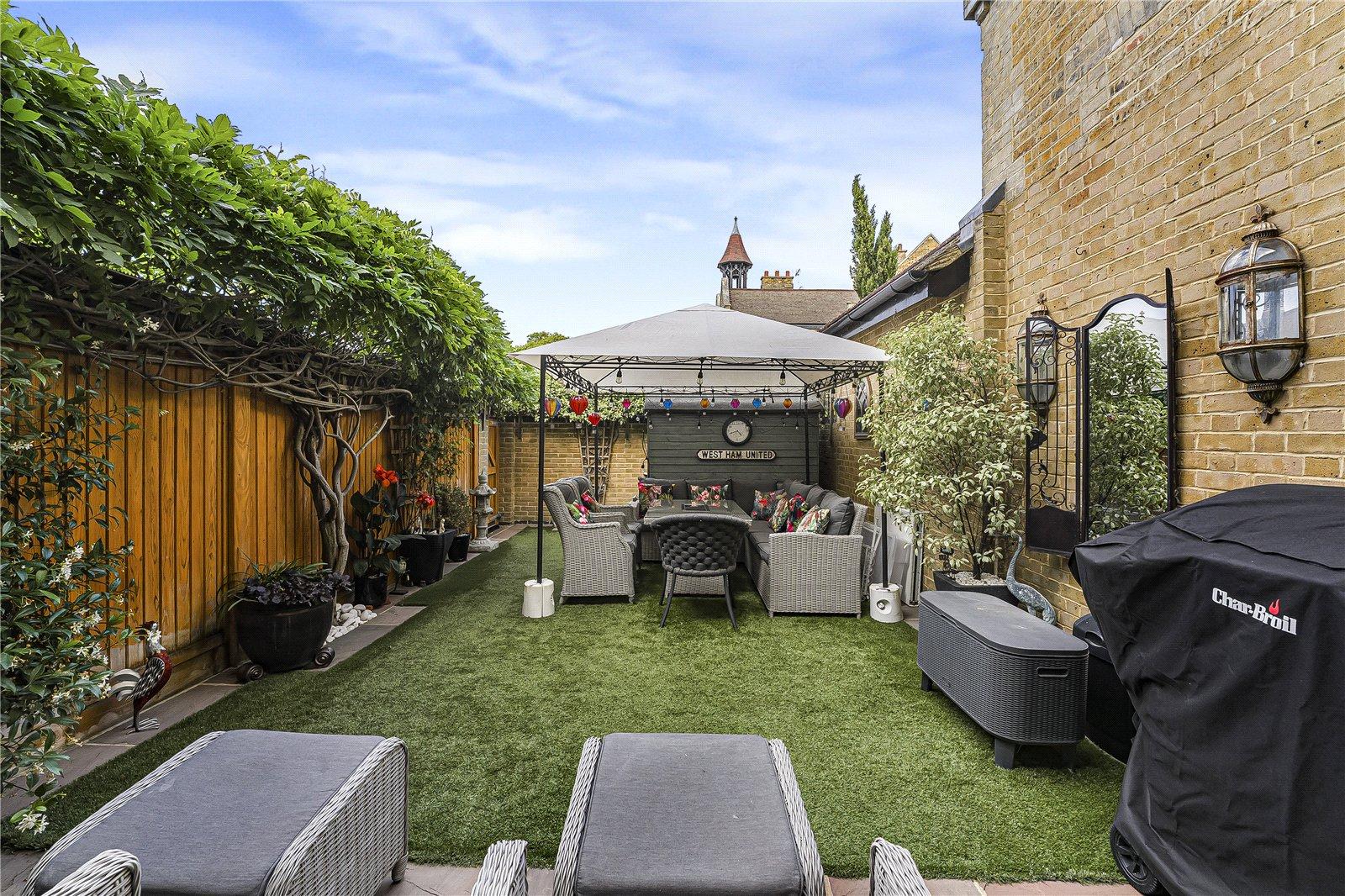 2 bedroom house for sale in Dartford | Robinson Jackson