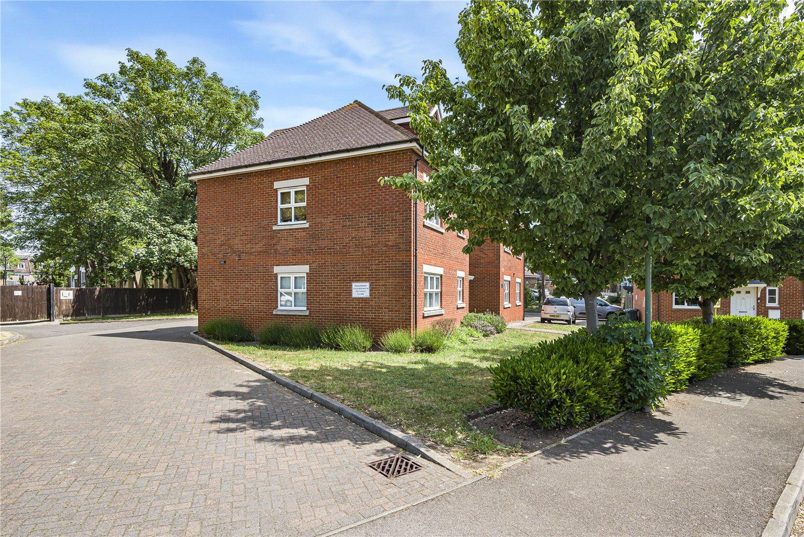 2 bedroom property for sale in Dartford | Robinson Jackson