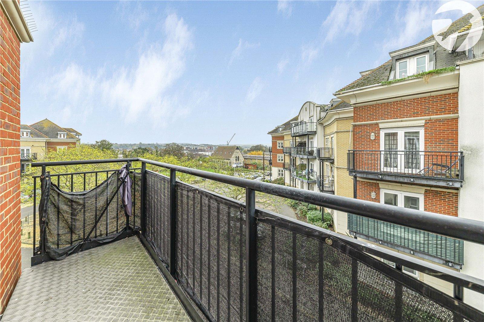 2 bedroom property for sale in West Dartford | Robinson Jackson