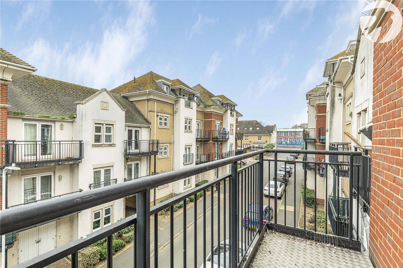 2 bedroom property for sale in West Dartford | Robinson Jackson