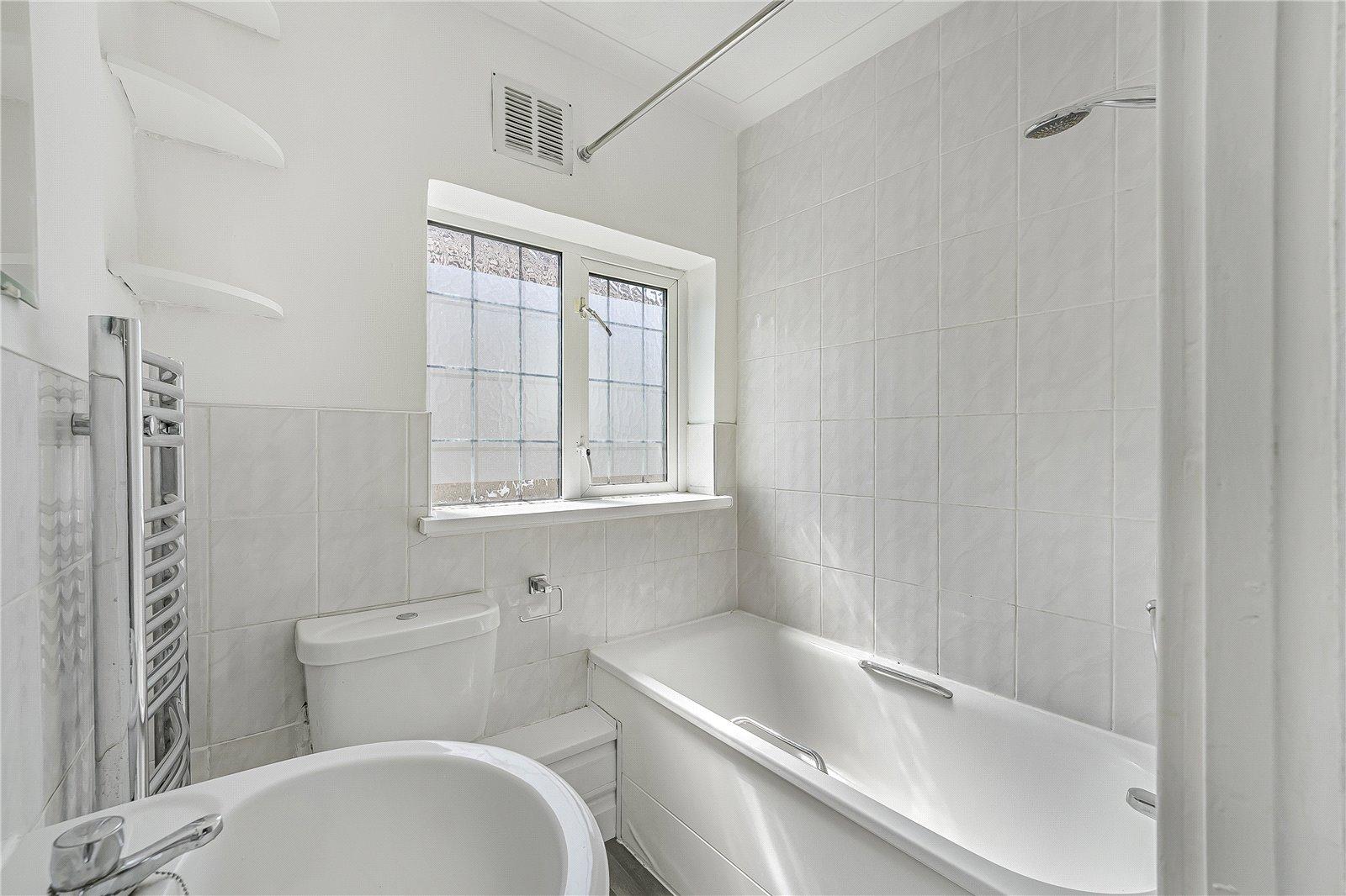 2 bedroom property for sale in West Dartford | Robinson Jackson