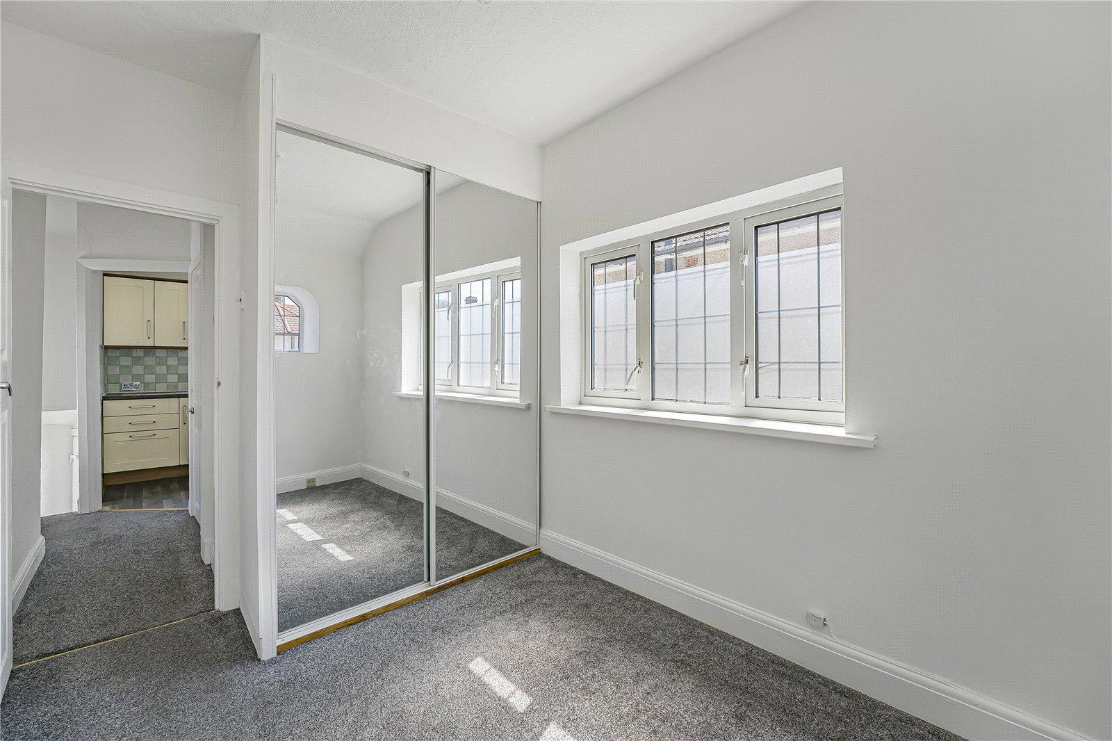 2 bedroom property for sale in West Dartford | Robinson Jackson