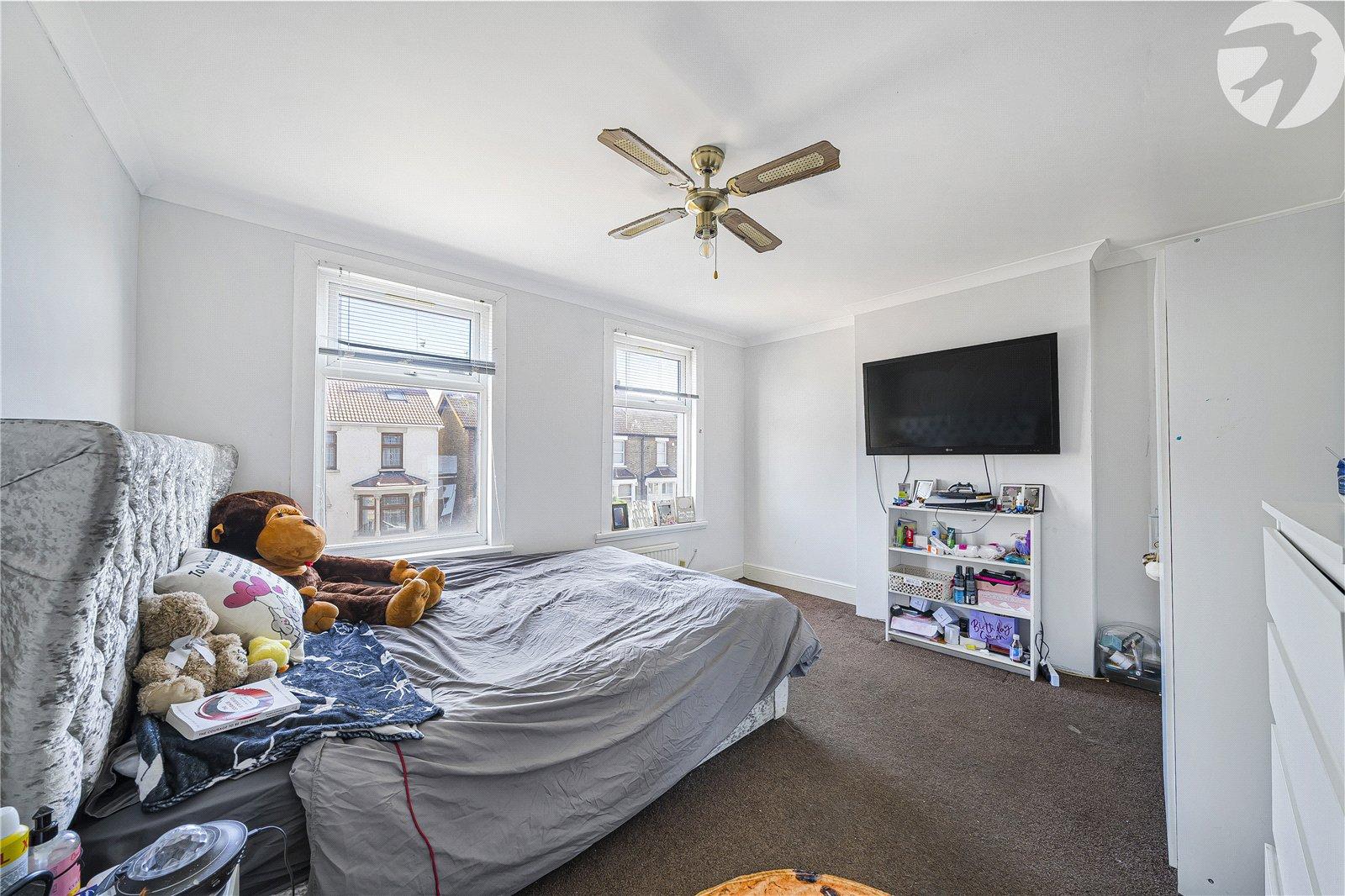 4 bedroom house for sale in Dartford | Robinson Jackson