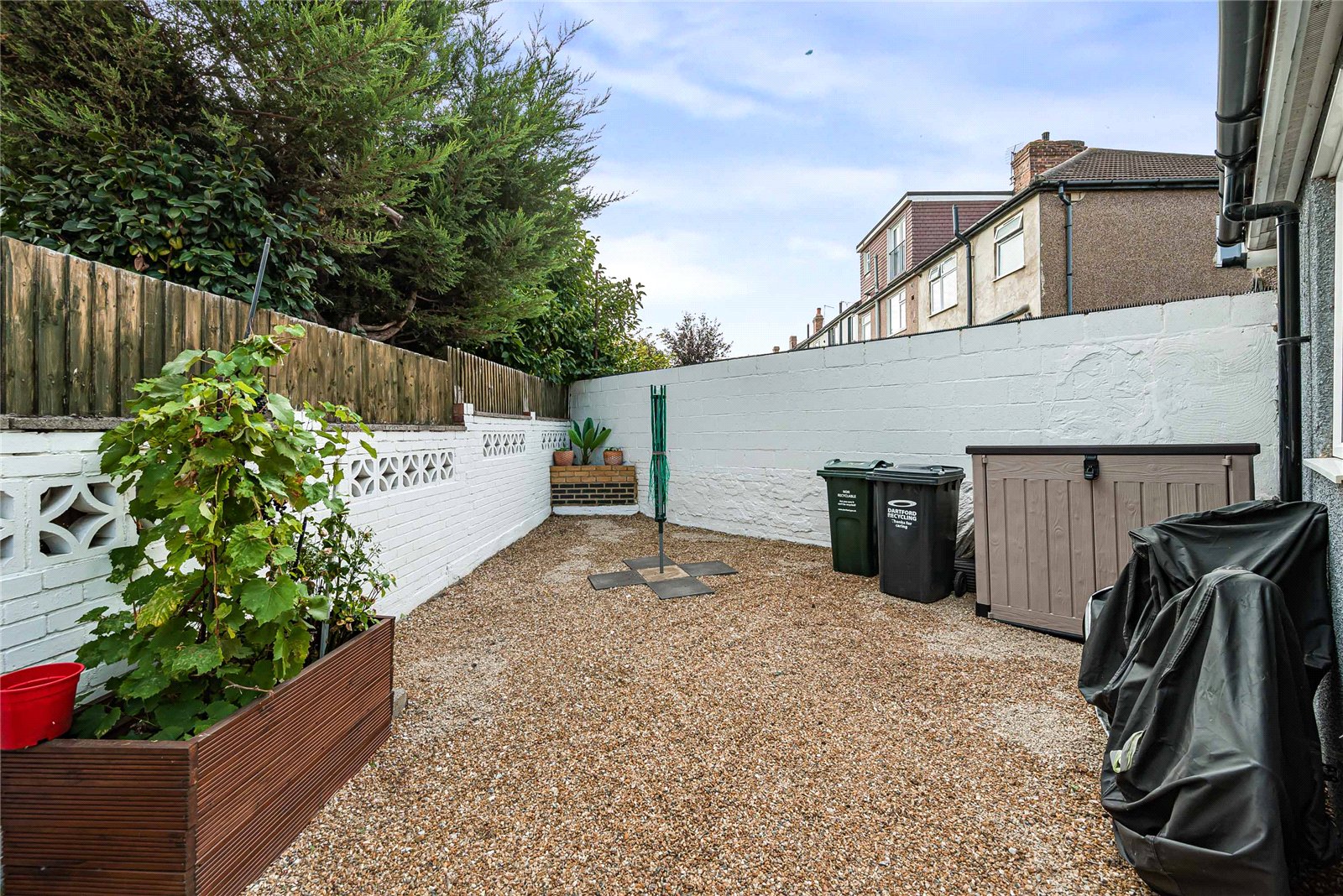 2 bedroom house for sale in Dartford | Robinson Jackson