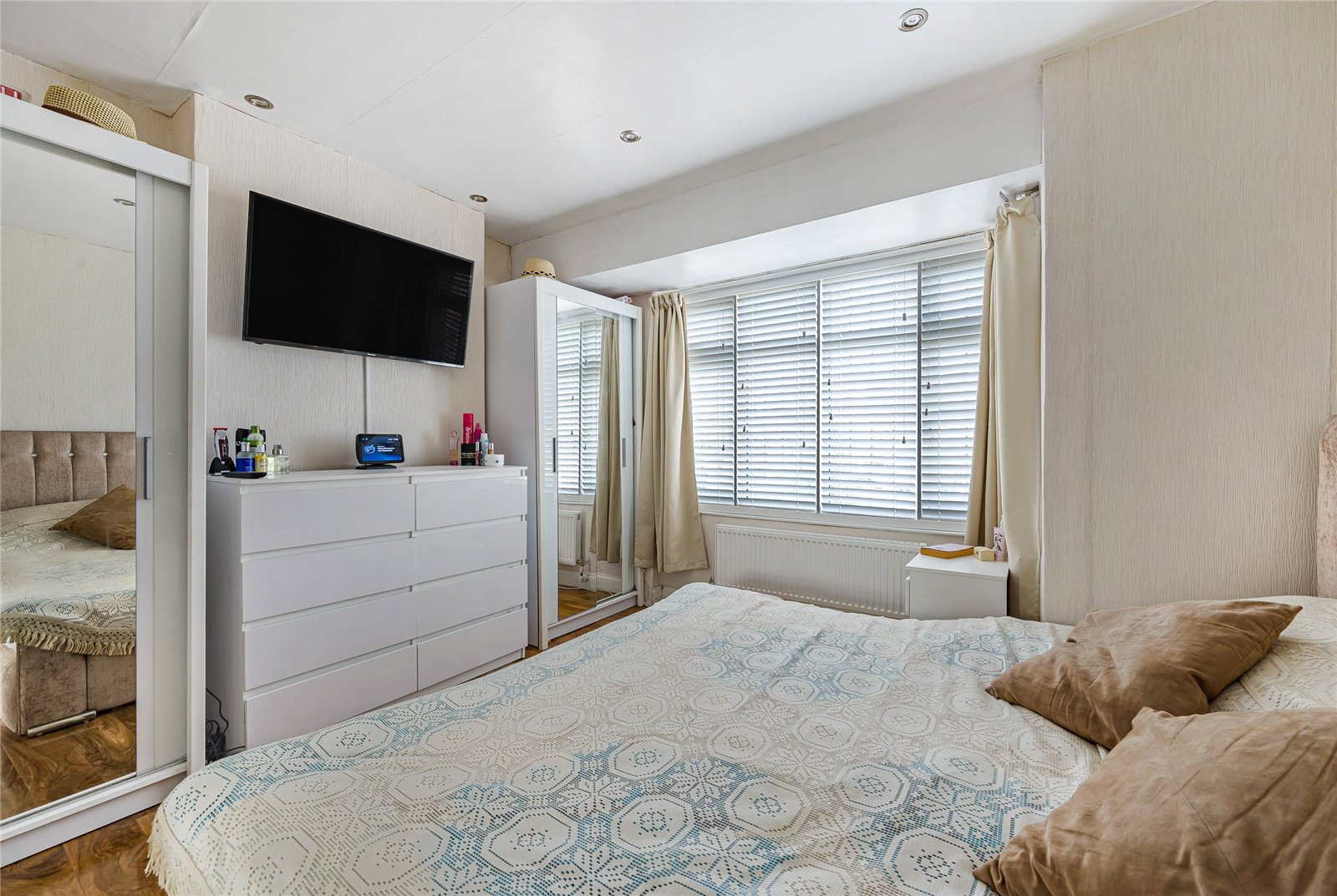 2 bedroom house for sale in Dartford | Robinson Jackson