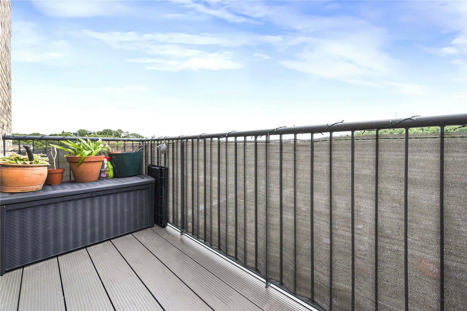 2 bedroom property for sale in Castle Hill | Robinson Jackson