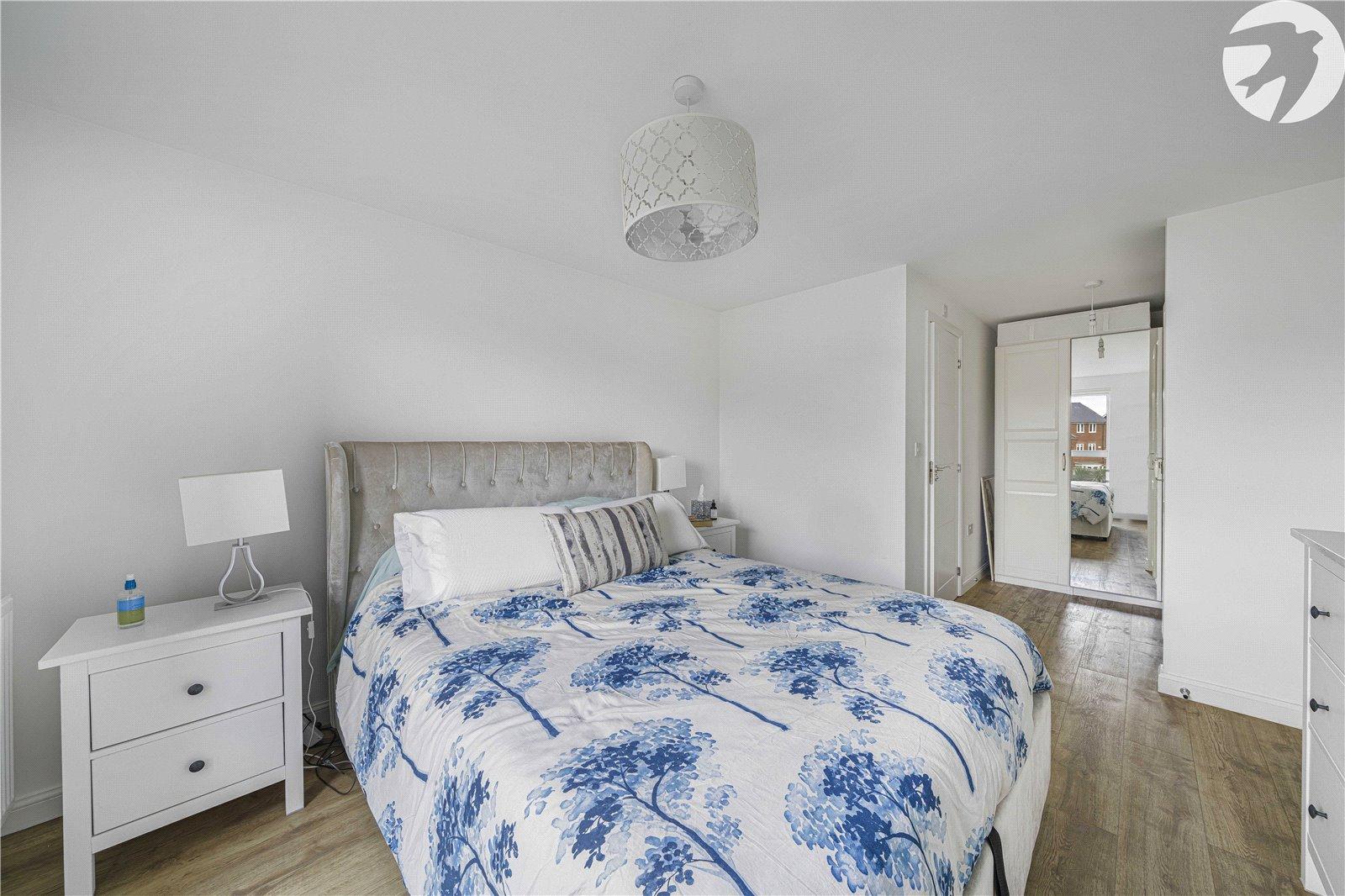 2 bedroom property for sale in Castle Hill | Robinson Jackson