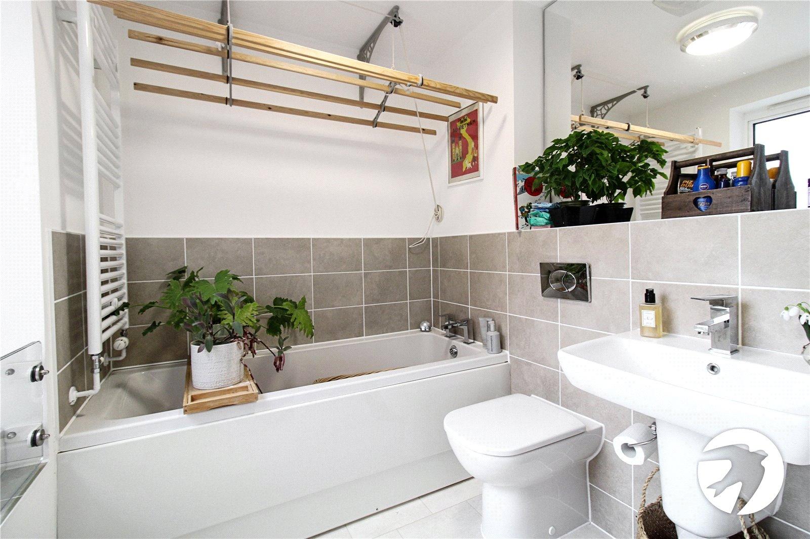 2 bedroom property for sale in Castle Hill | Robinson Jackson