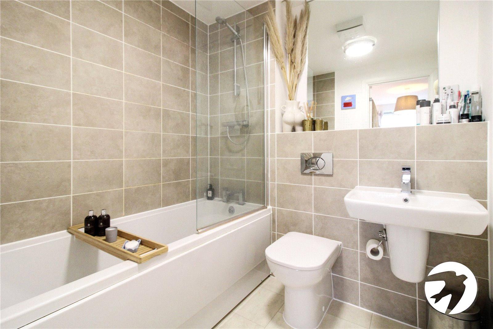 2 bedroom property for sale in Castle Hill | Robinson Jackson