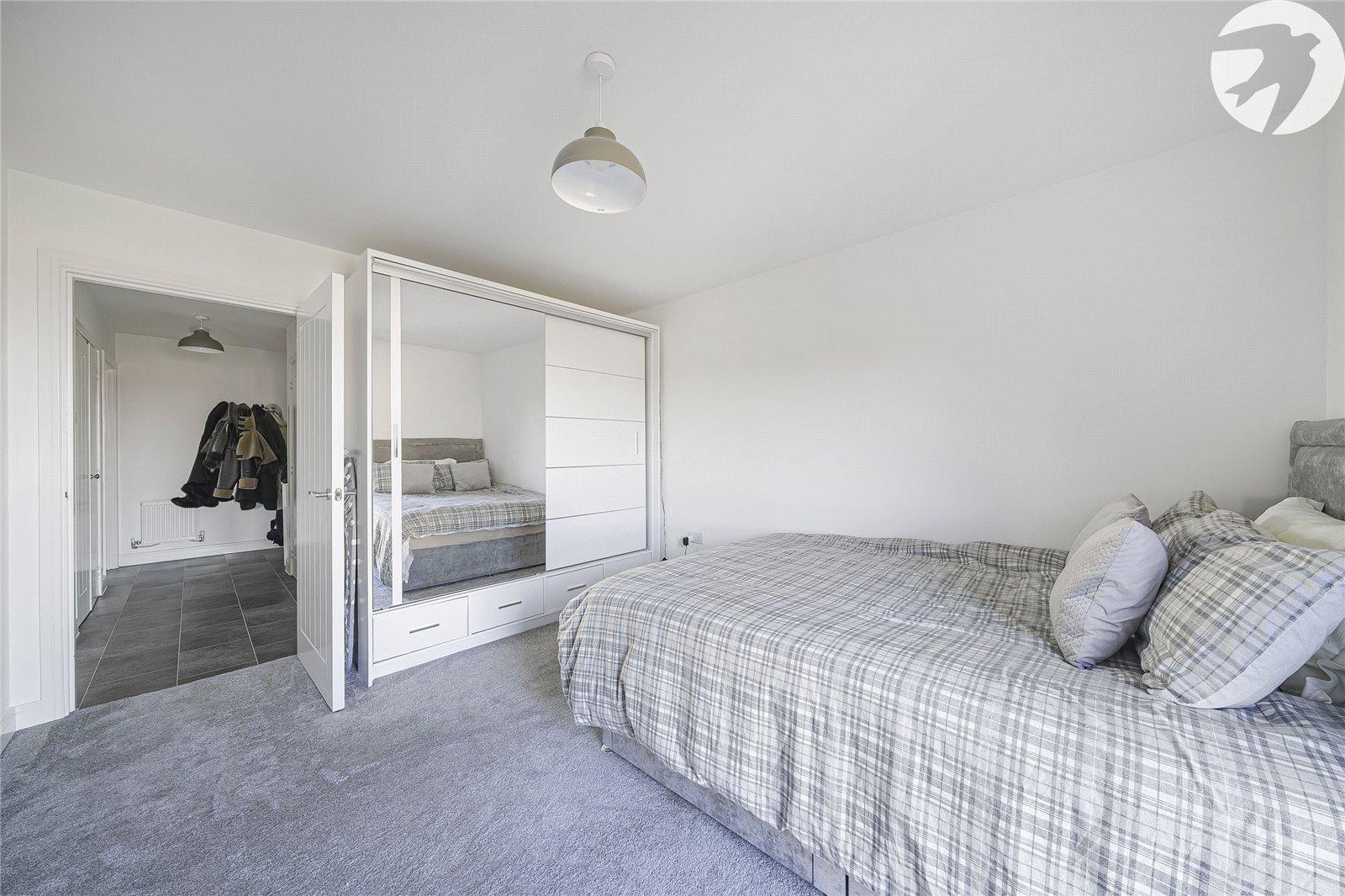 2 bedroom property for sale in Castle Hill | Robinson Jackson
