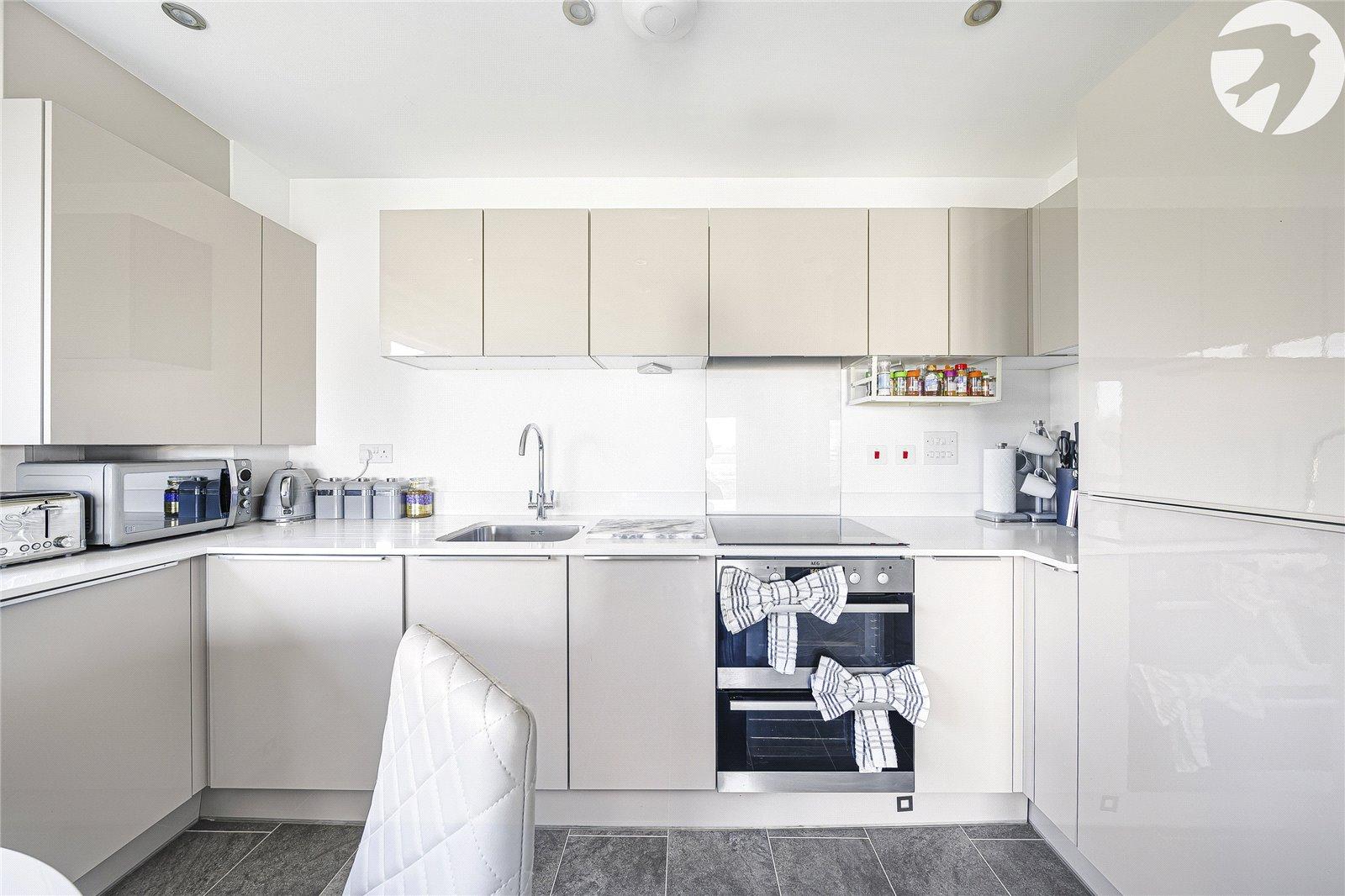 2 bedroom property for sale in Castle Hill | Robinson Jackson