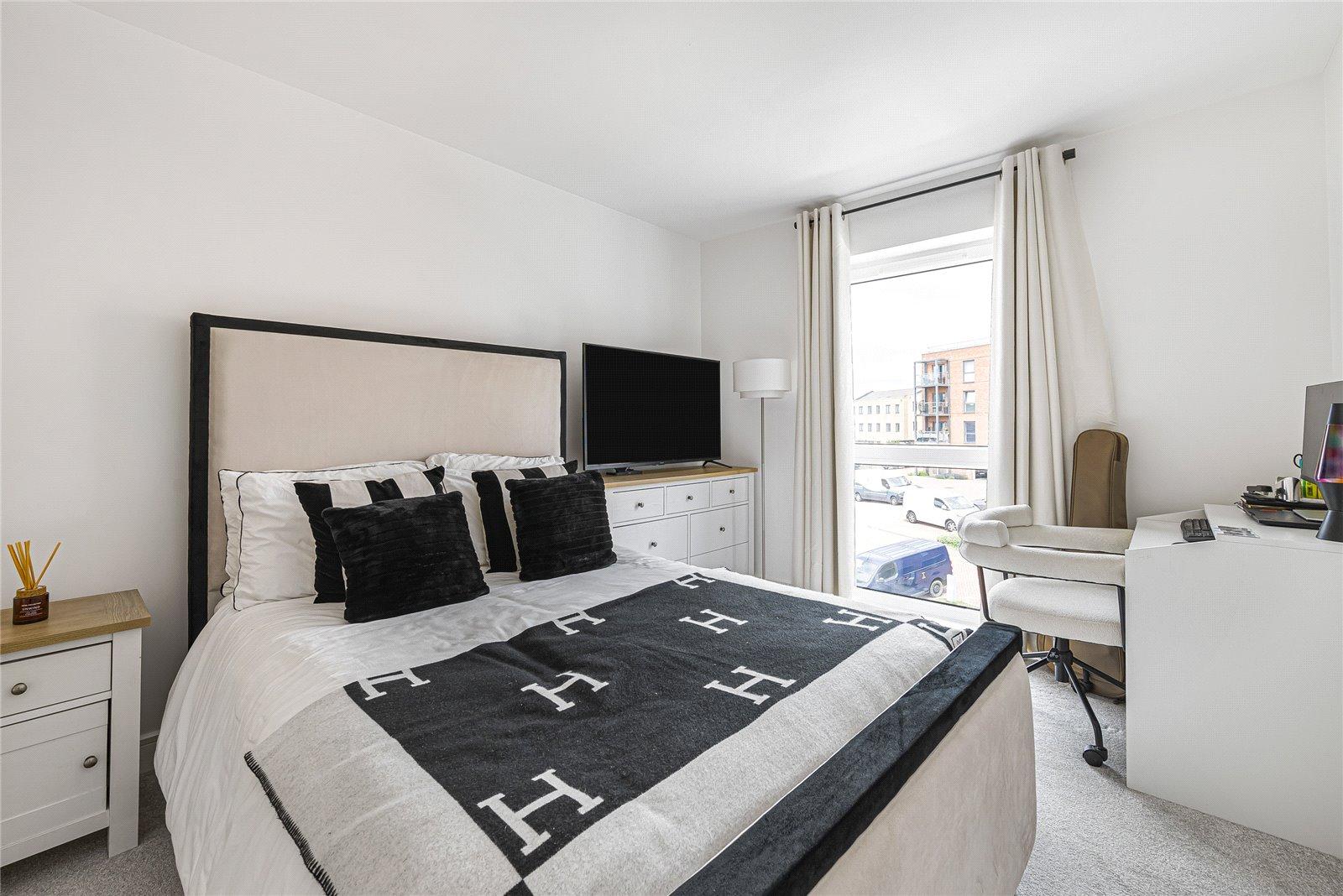2 bedroom property for sale in Castle Hill | Robinson Jackson