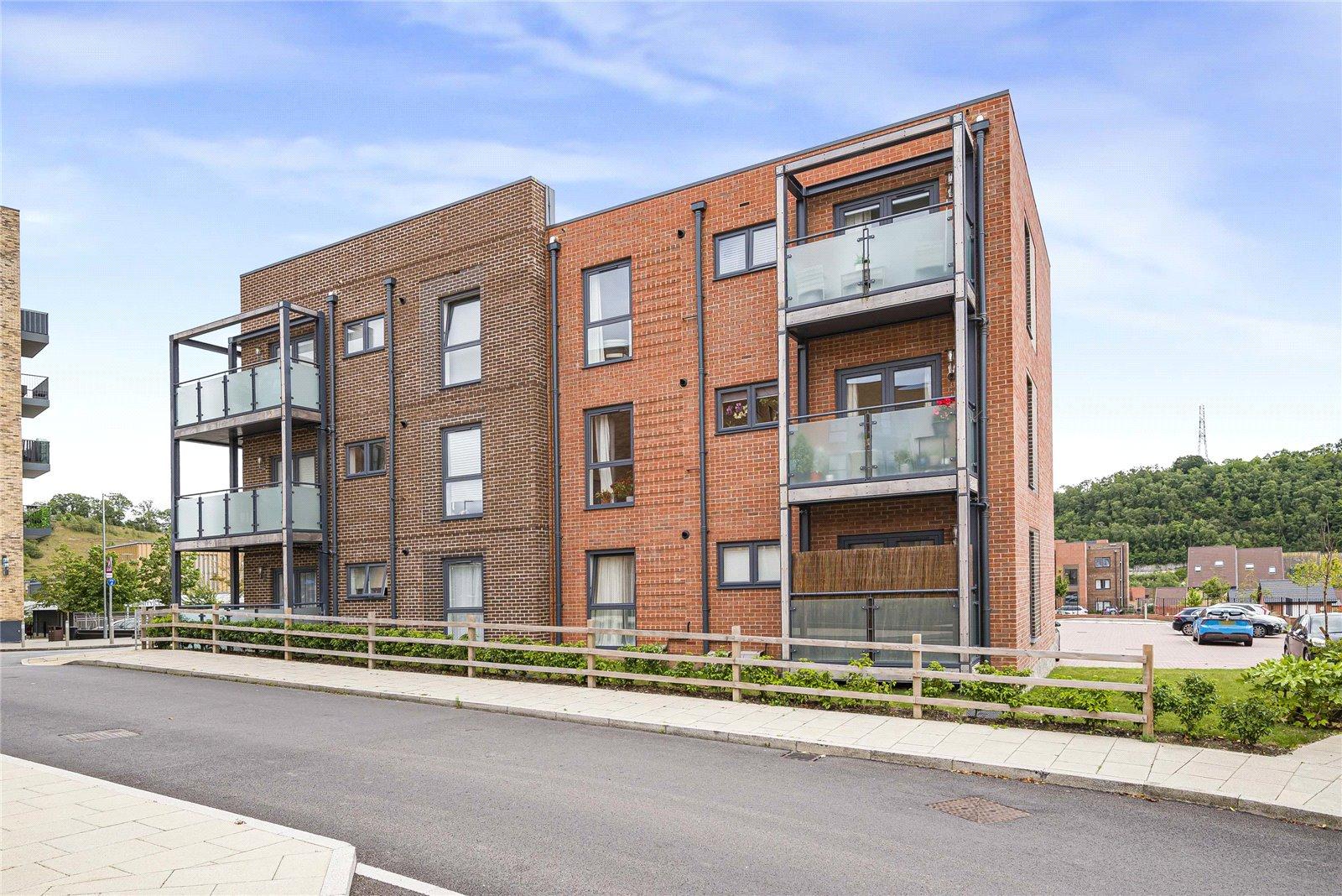 2 bedroom property for sale in Castle Hill | Robinson Jackson
