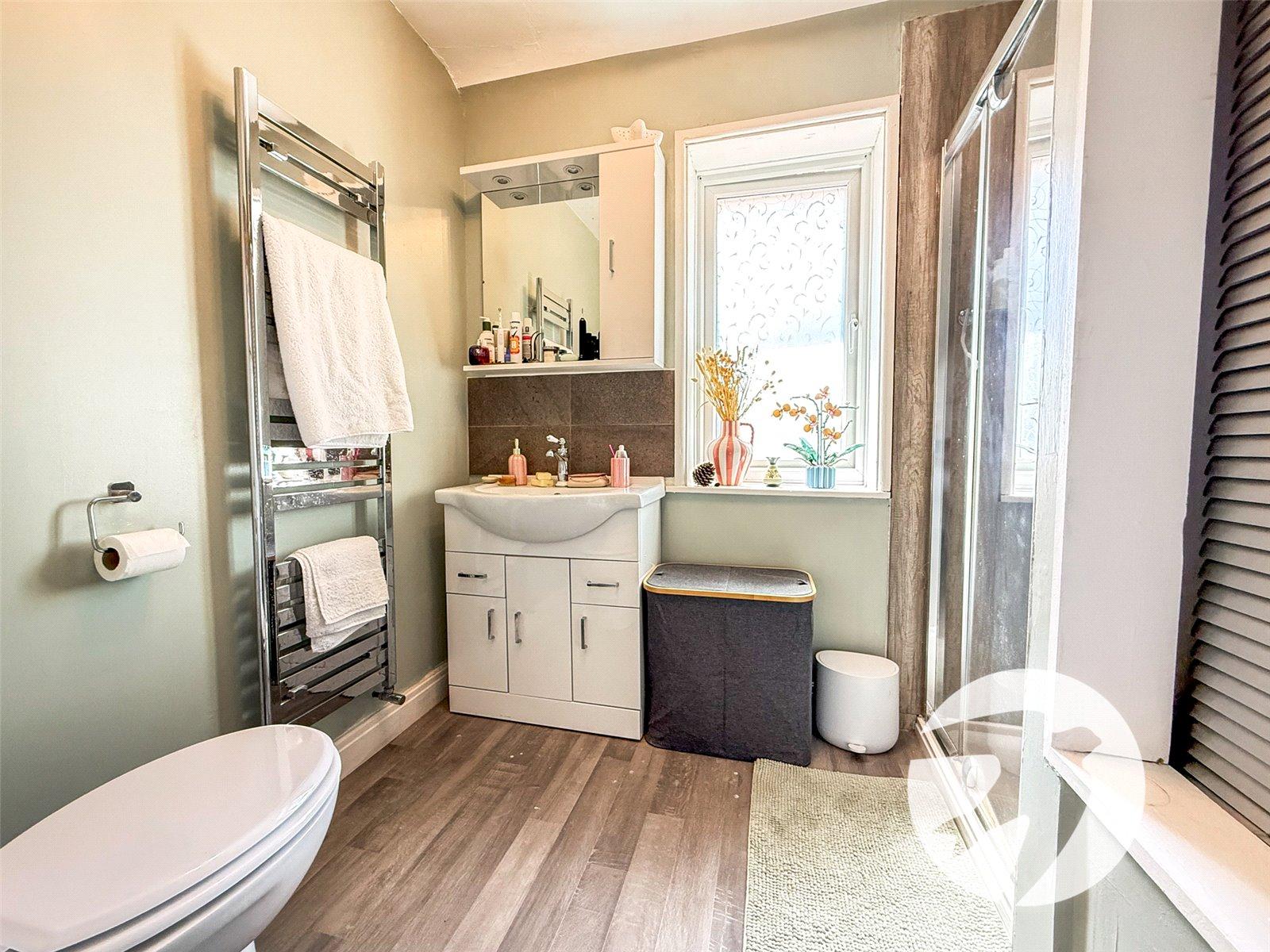 3 bedroom house for sale in London | Robinson Jackson