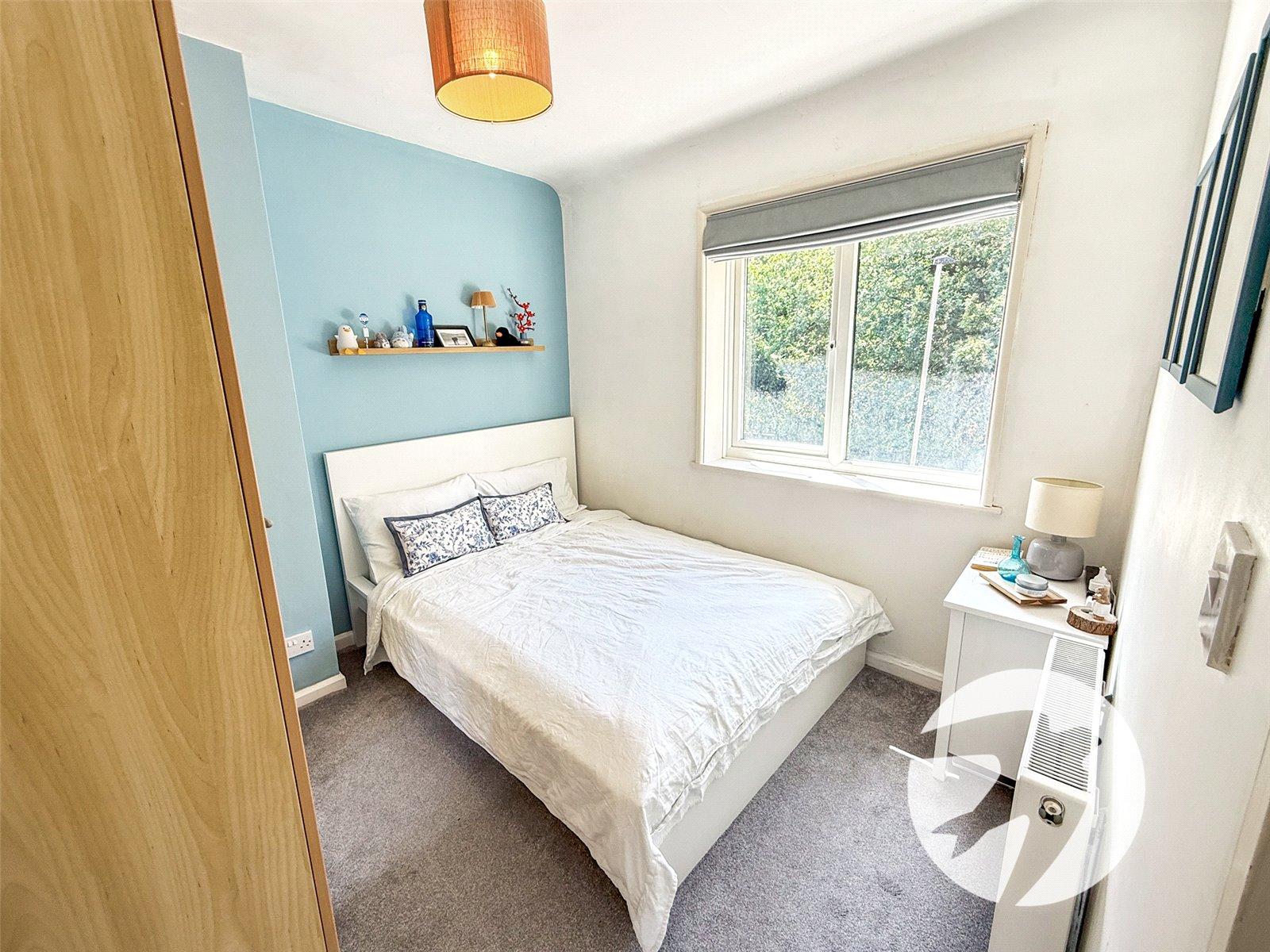 3 bedroom house for sale in London | Robinson Jackson