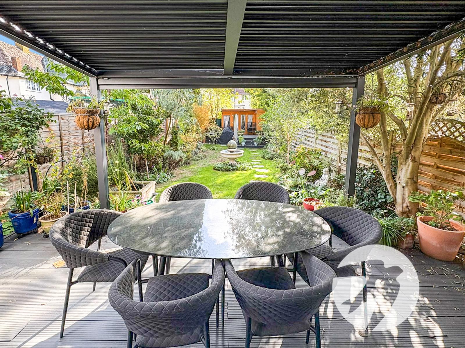 3 bedroom house for sale in London | Robinson Jackson