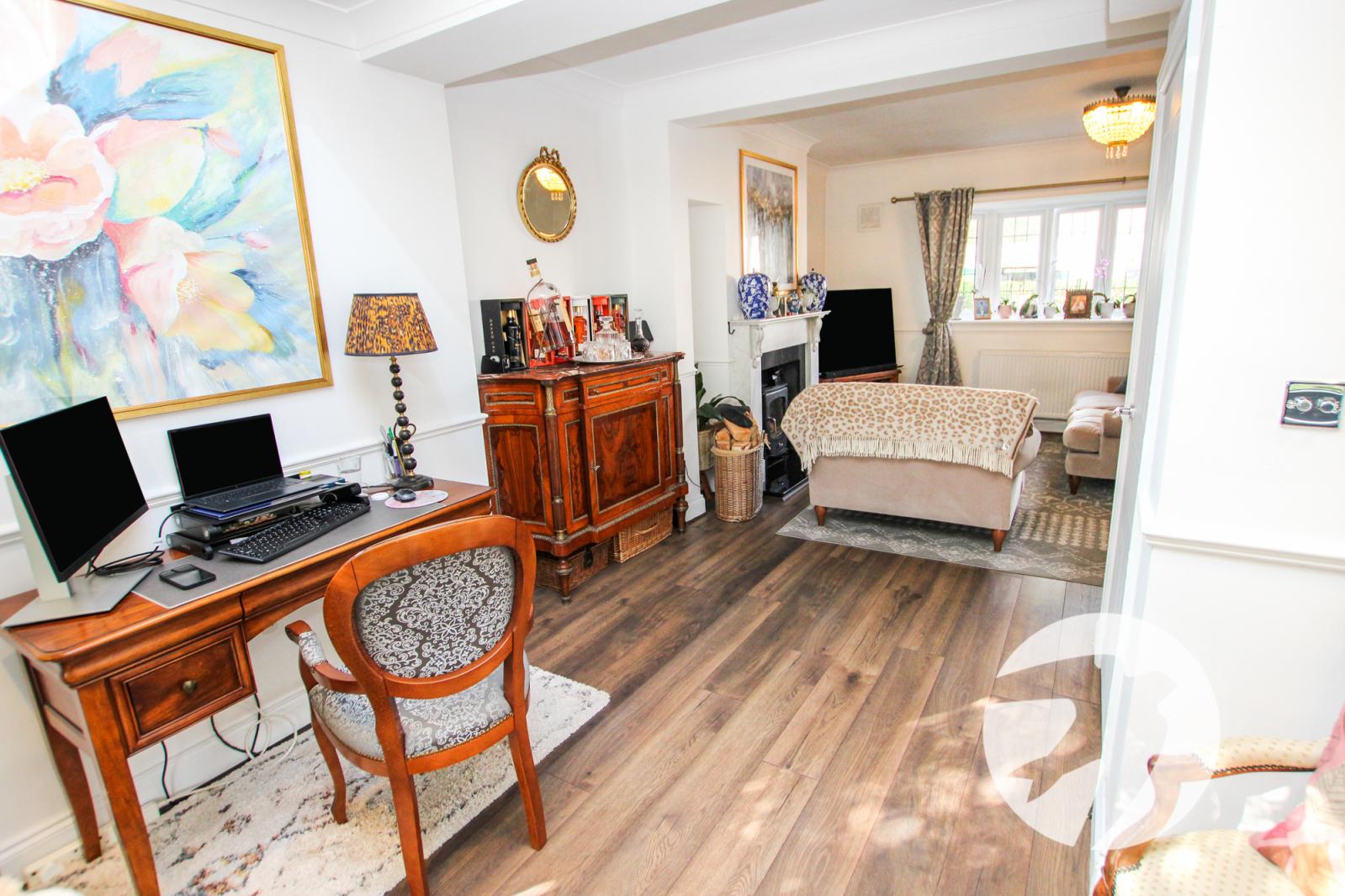 3 bedroom house for sale in London | Robinson Jackson