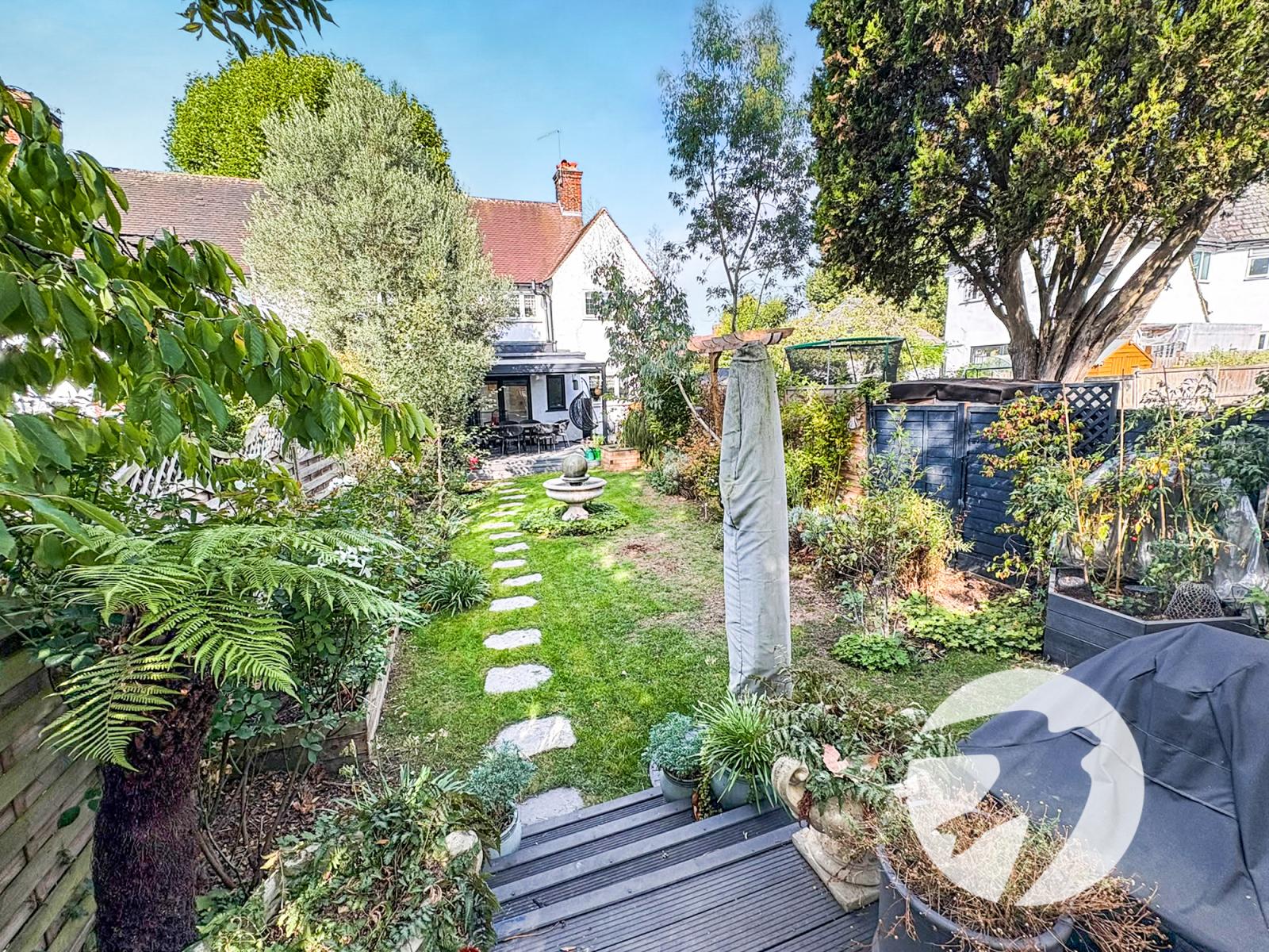3 bedroom house for sale in London | Robinson Jackson