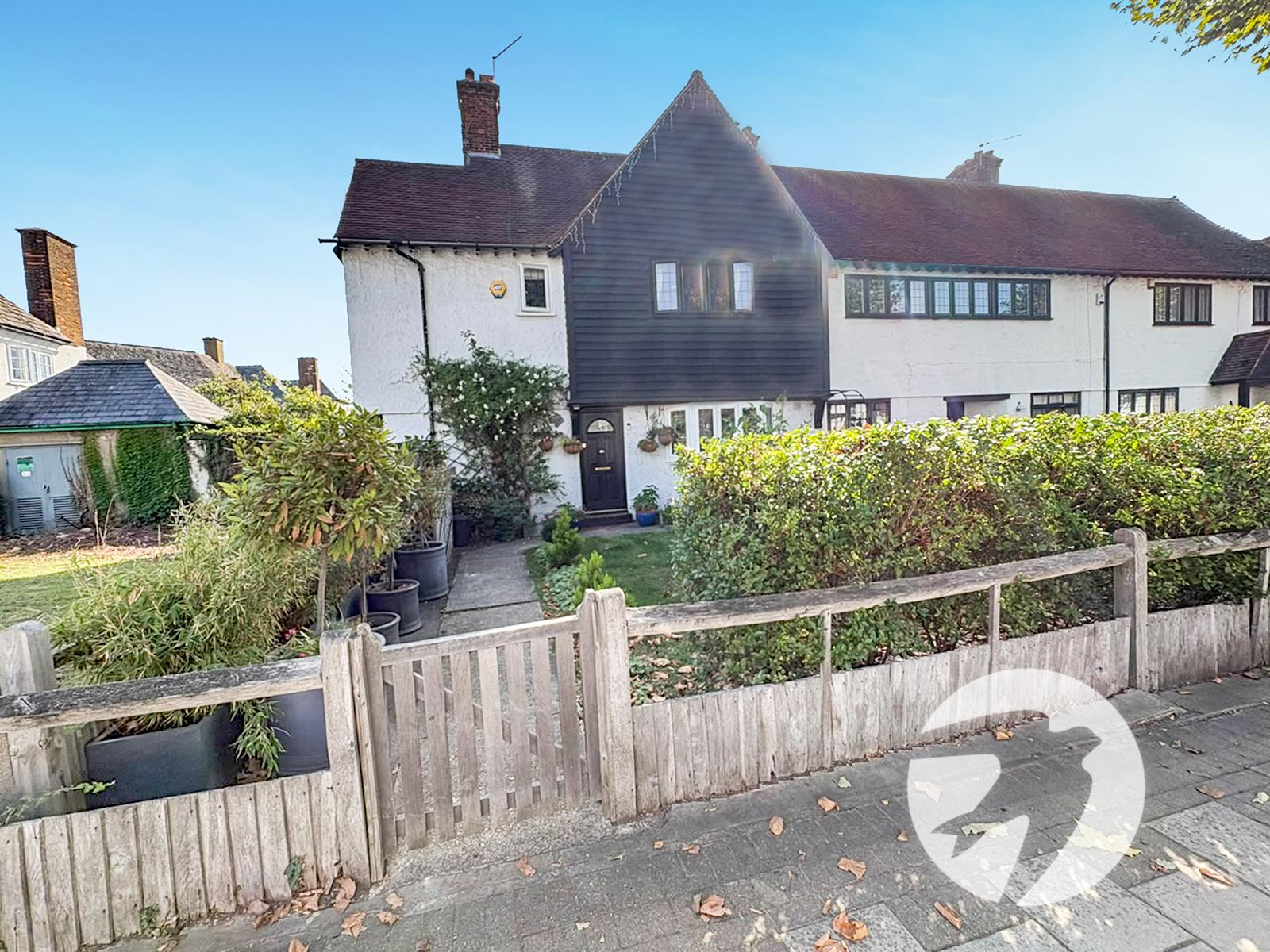 3 bedroom house for sale in London | Robinson Jackson