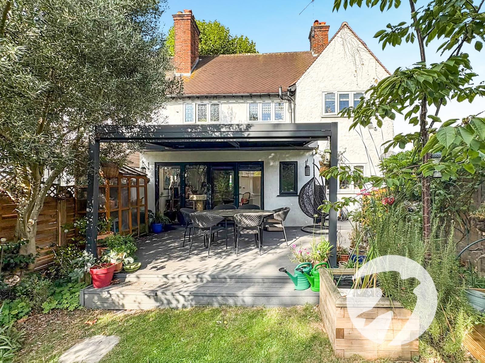 3 bedroom house for sale in London | Robinson Jackson