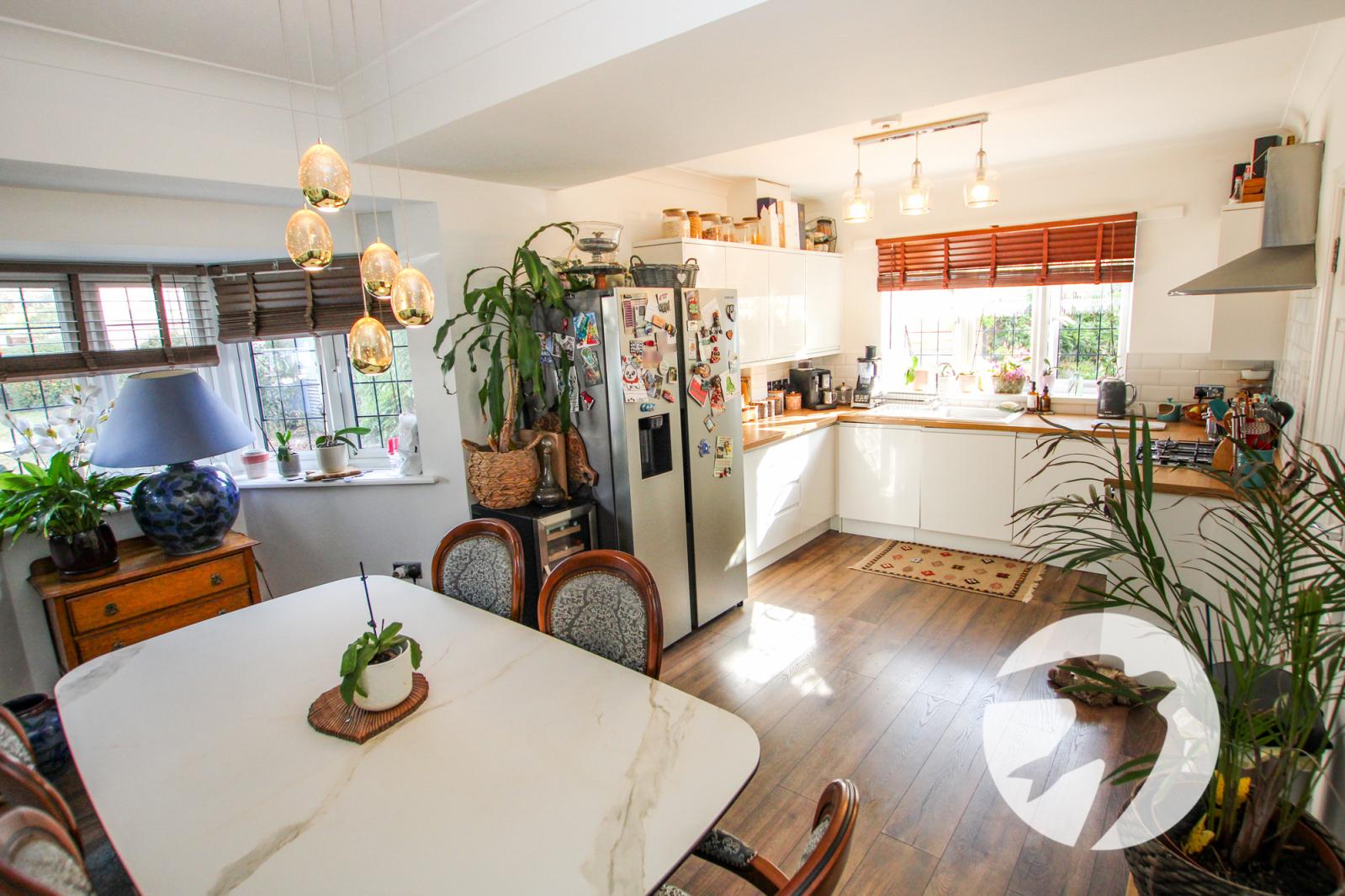 3 bedroom house for sale in London | Robinson Jackson
