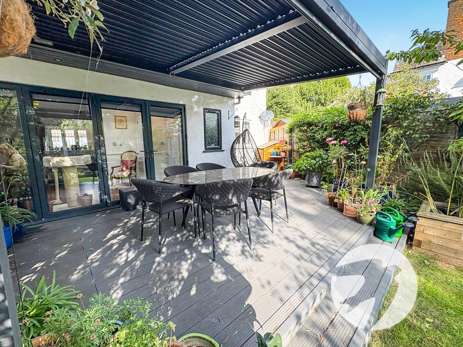 3 bedroom house for sale in London | Robinson Jackson