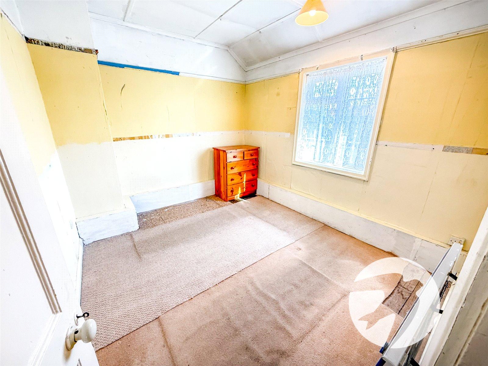 3 bedroom house for sale in London | Robinson Jackson