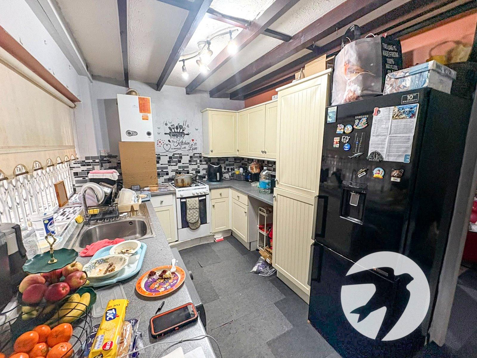 2 bedroom house for sale in London | Robinson Jackson
