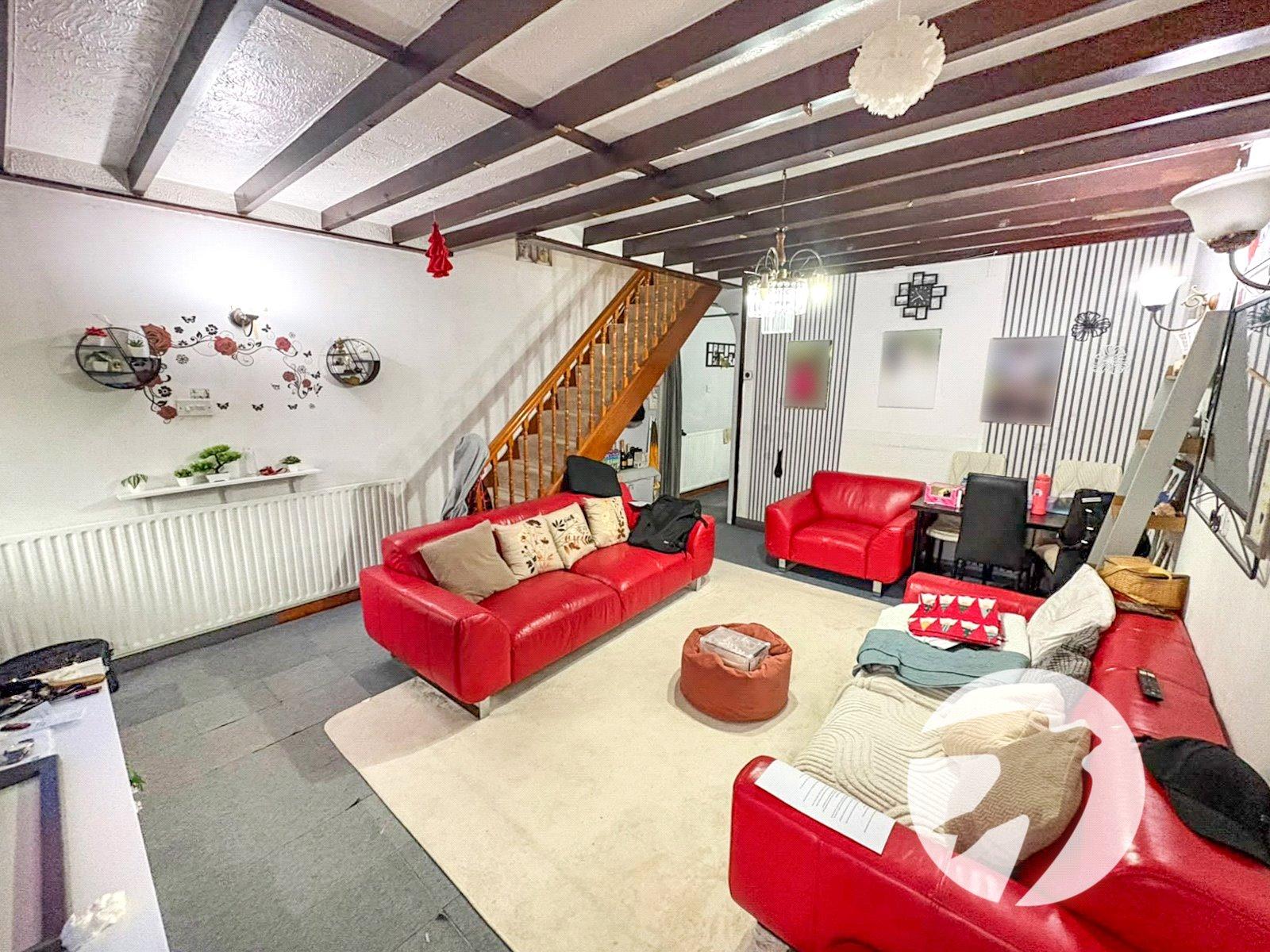 2 bedroom house for sale in London | Robinson Jackson
