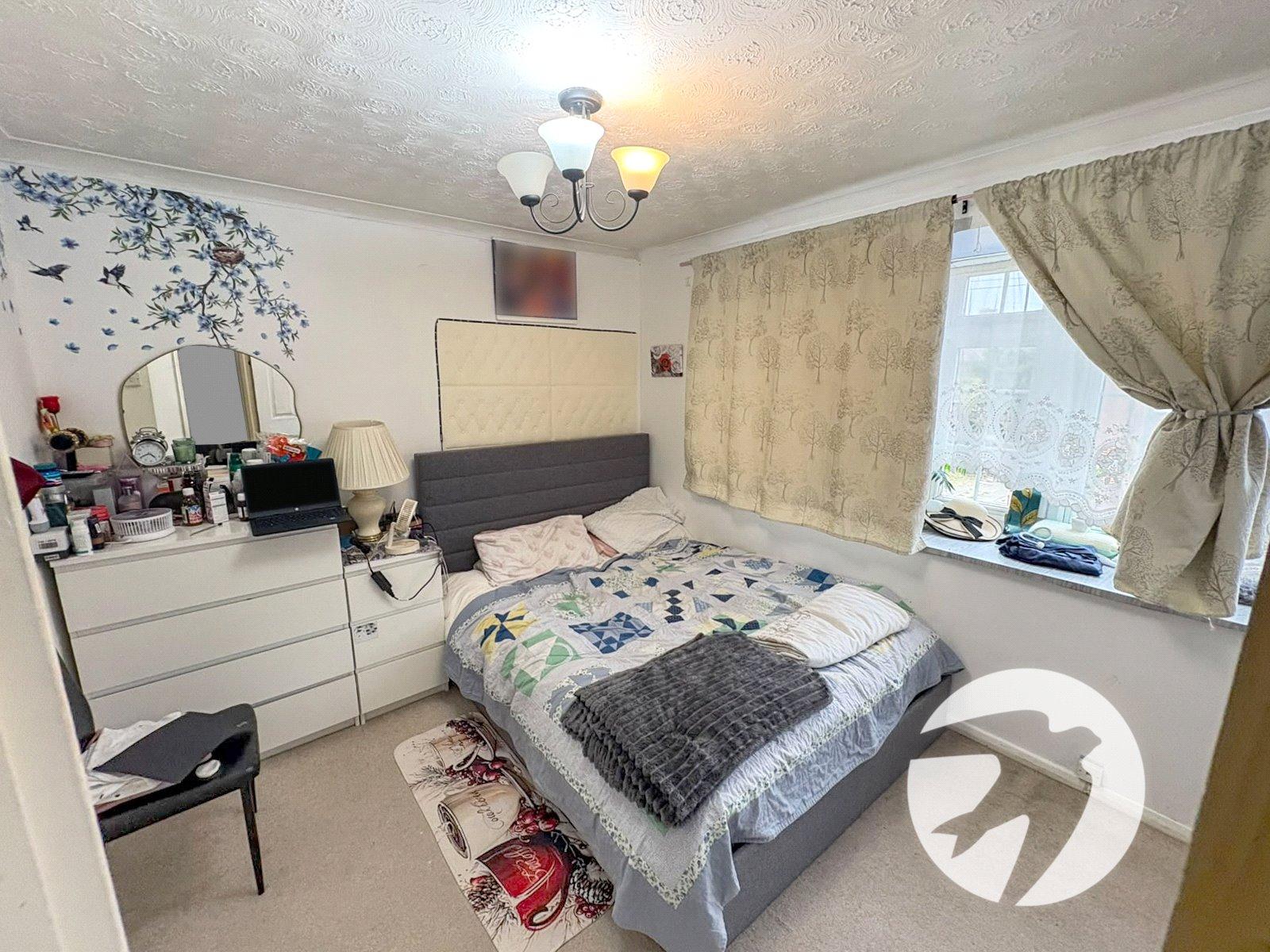 2 bedroom house for sale in London | Robinson Jackson