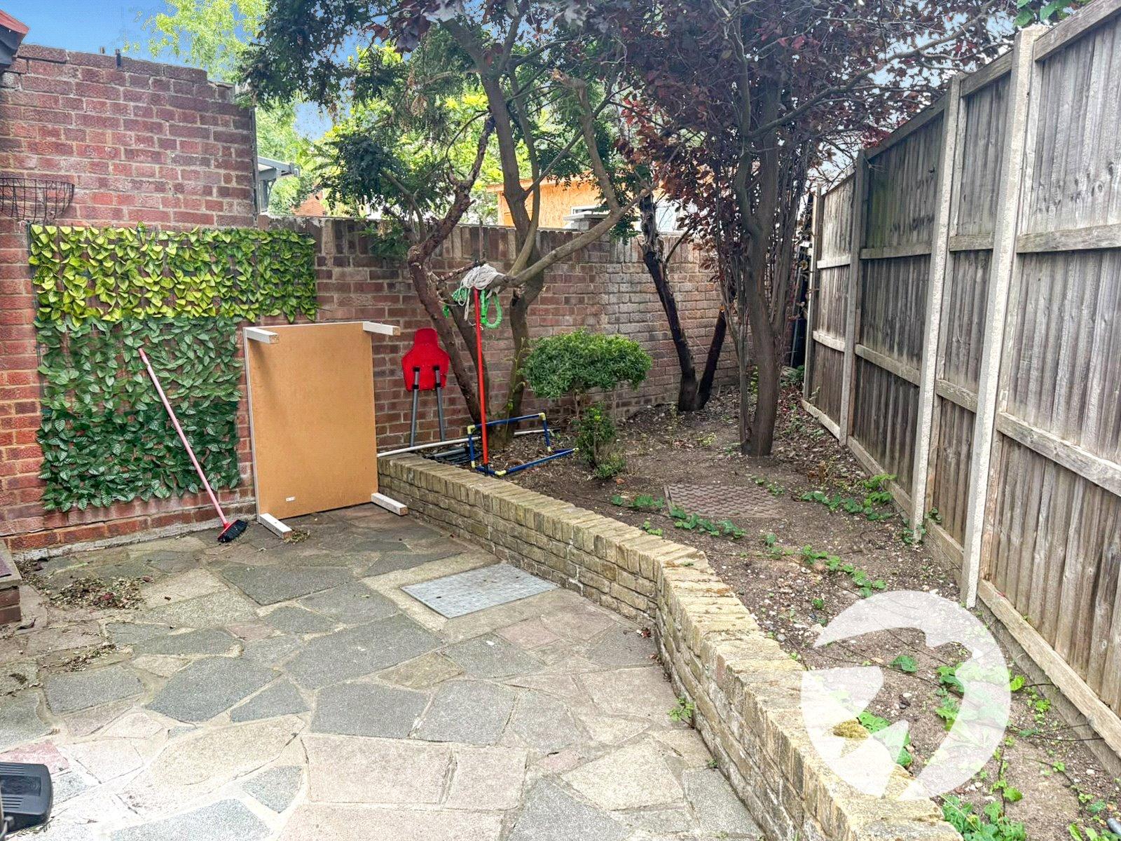 2 bedroom house for sale in London | Robinson Jackson