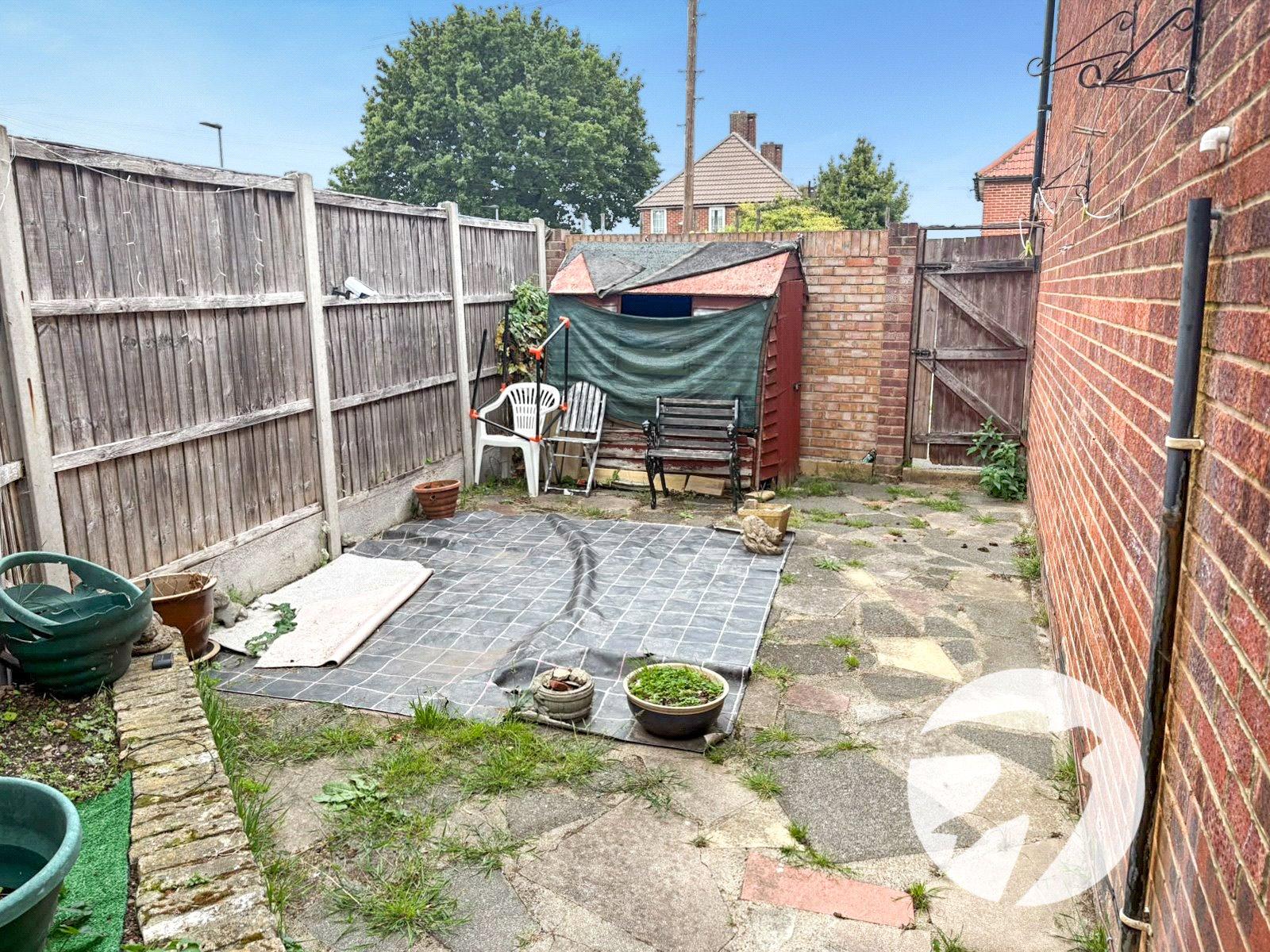 2 bedroom house for sale in London | Robinson Jackson