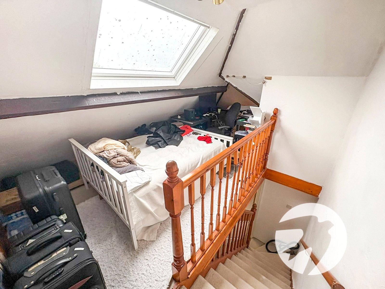 2 bedroom house for sale in London | Robinson Jackson