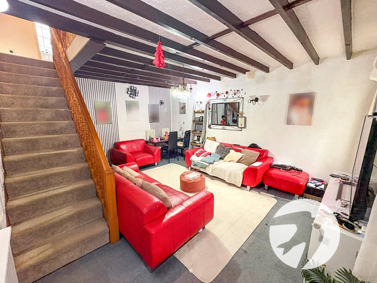 2 bedroom house for sale in London | Robinson Jackson
