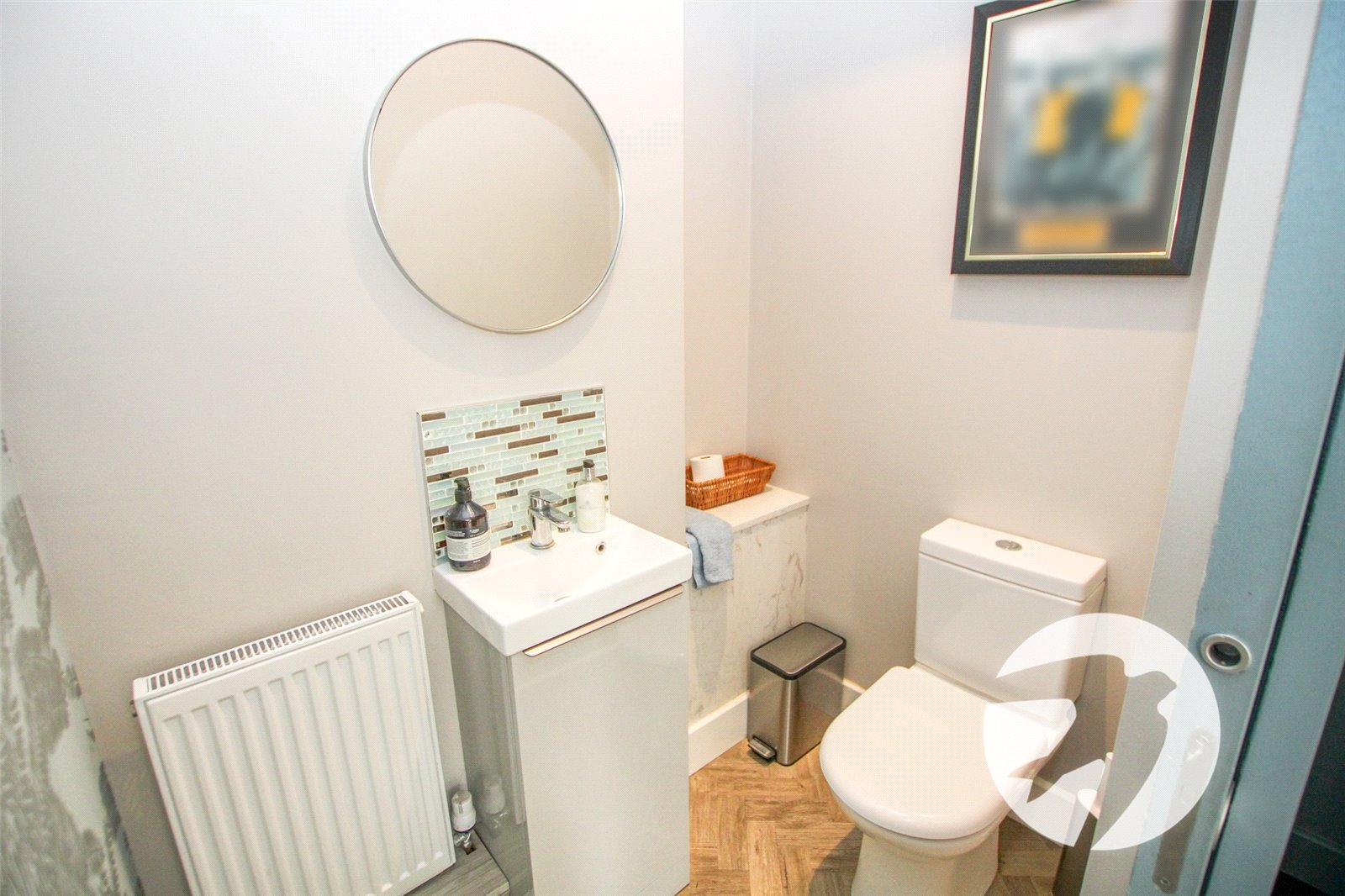3 bedroom house for sale in London | Robinson Jackson