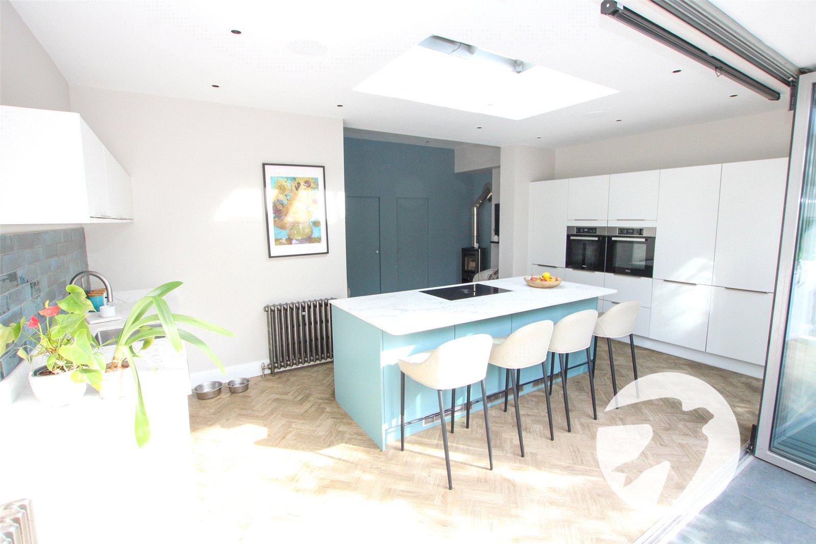 3 bedroom house for sale in London | Robinson Jackson